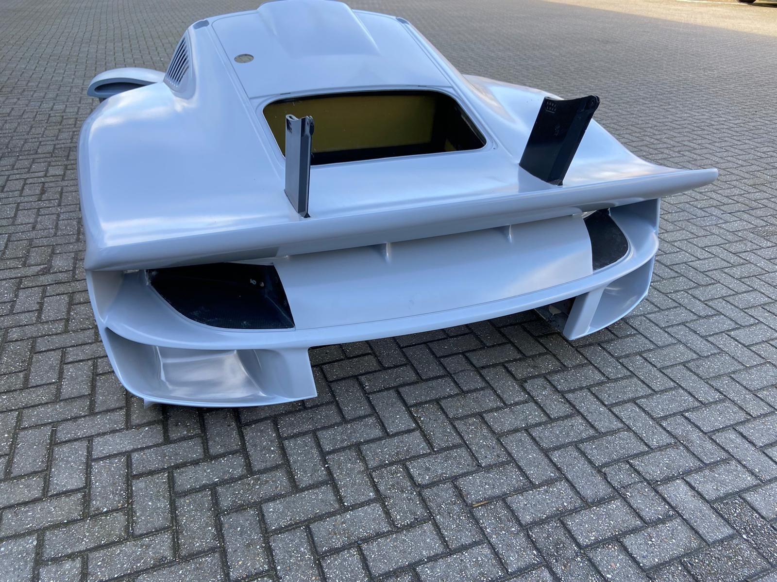 Exterior Body Parts - Porsche 911 GT1 Evo Bodywork Front and Rear Bonnet - Used - 1996 to 1997 Porsche GT1 - Heppenheim, FL 33176, United States