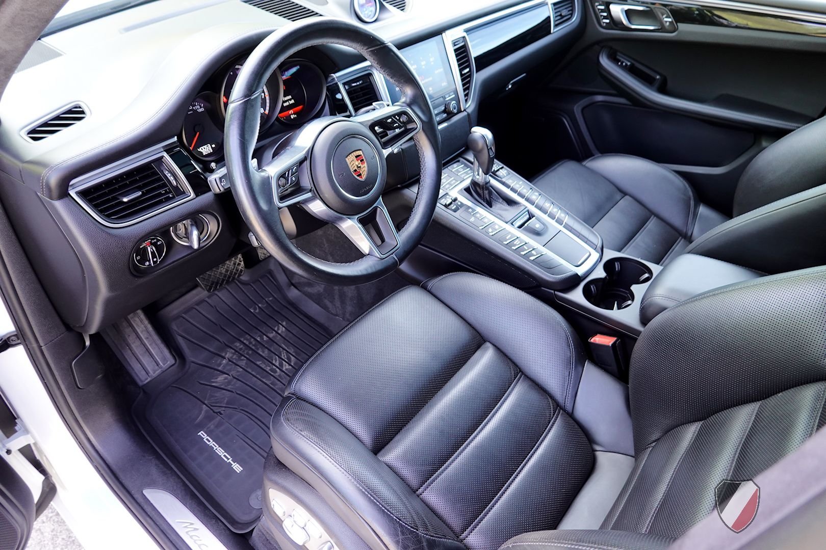 2018 Porsche Macan - 2018 Porsche Macan Turbo, one owner - Used - VIN WP1AF2A55JLB70071 - 40,053 Miles - 6 cyl - AWD - Automatic - SUV - White - Exton, PA 19341, United States