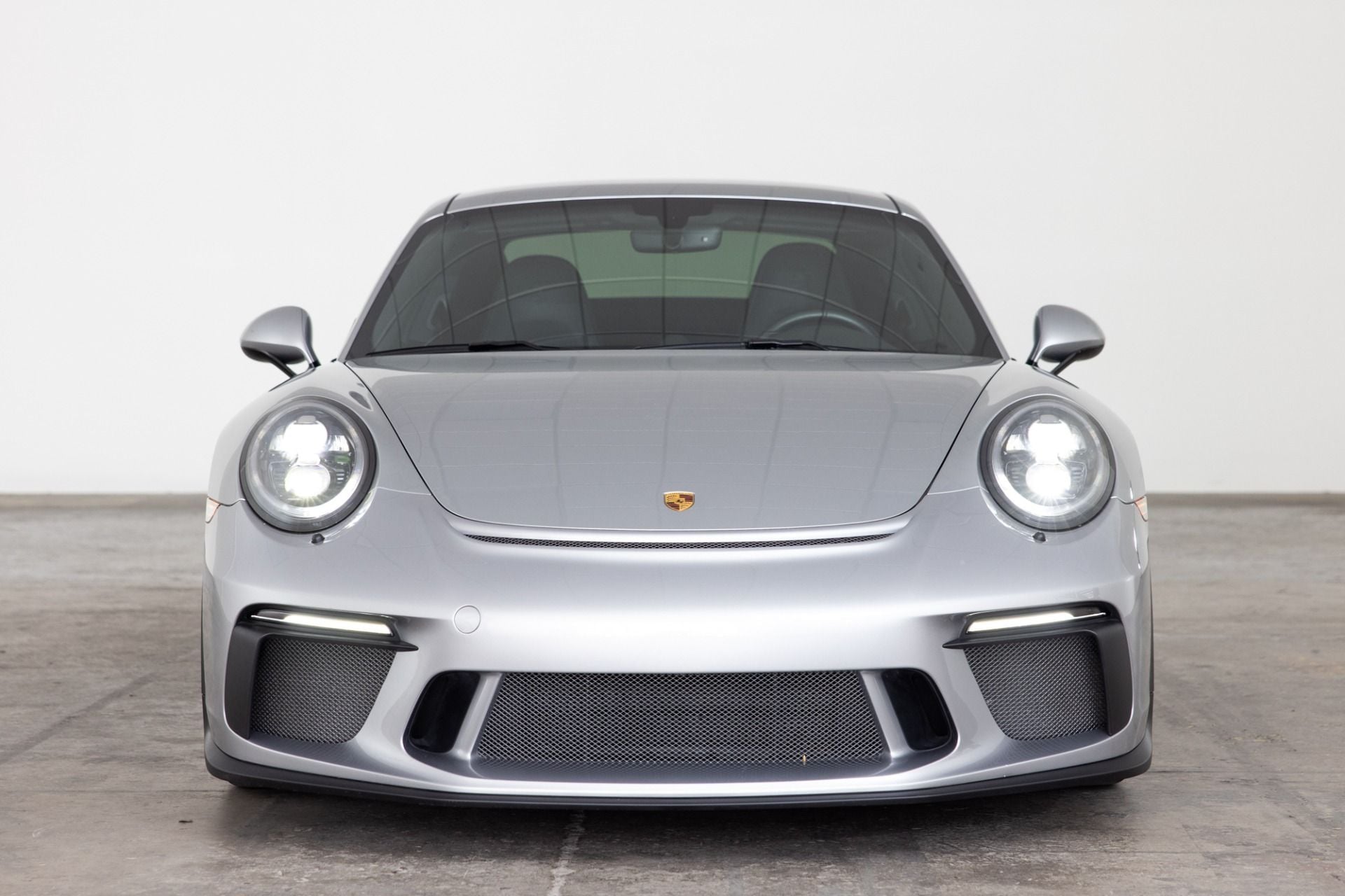 2019 Porsche GT3 - 2019 Porsche GT3 Touring edition - MT - 8,040 miles - mint condition - Used - VIN WP0AC2A93KS149403 - 8,040 Miles - 6 cyl - 2WD - Manual - Coupe - Silver - Los Altos, CA 94024, United States