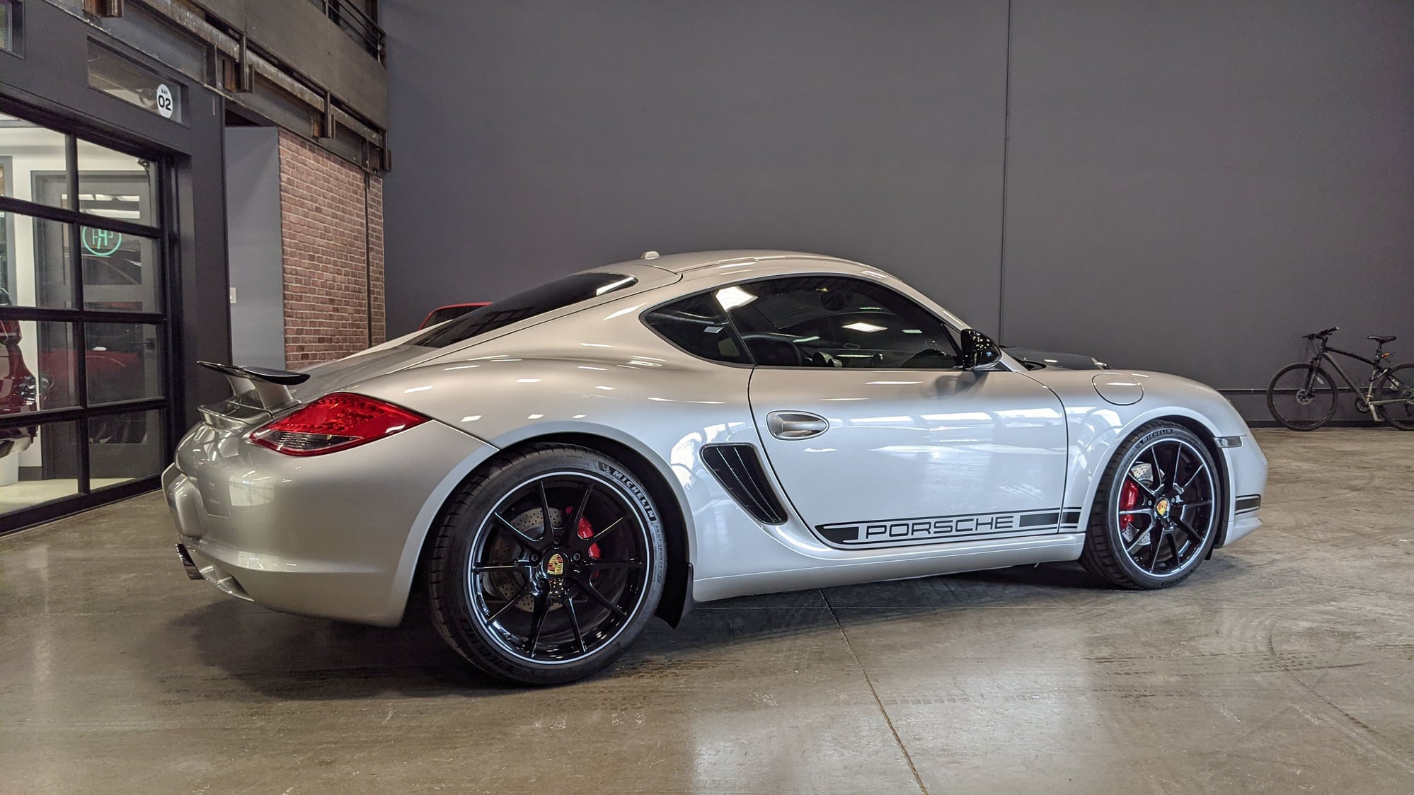 2012 Porsche Cayman -  - Used - VIN WP0AB2A81CS793543 - 18,650 Miles - 6 cyl - 2WD - Manual - Coupe - Silver - Buffalo, NY 14222, United States