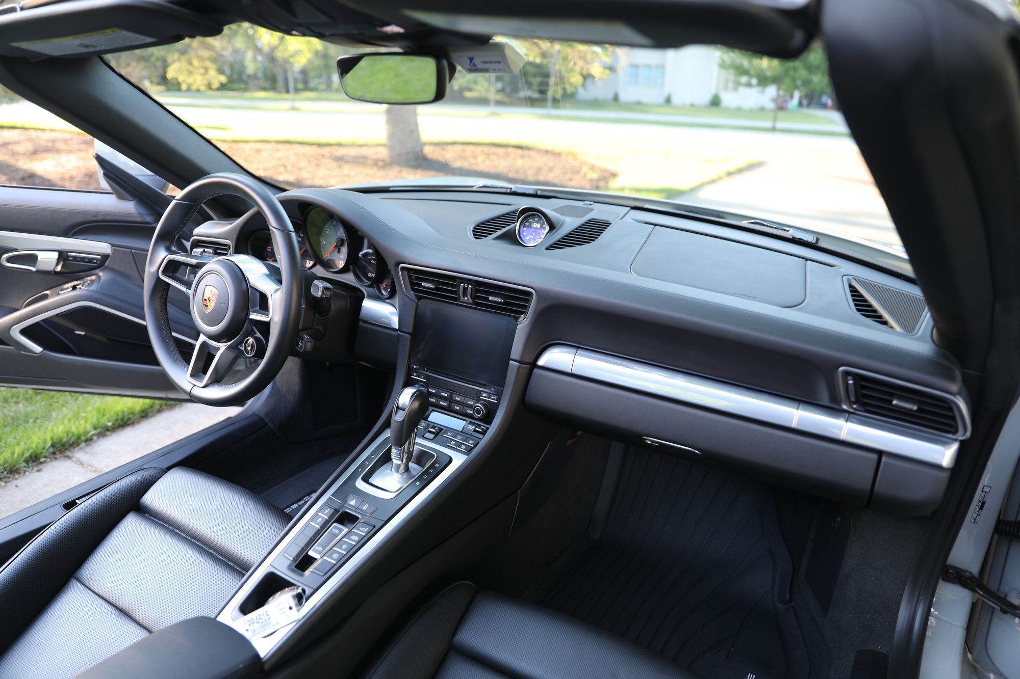 2018 Porsche 911 - 2018 Targa 4S.Hard to Find Chalk/Black. PDK. 7200 Miles. Mint! CPO until 2024. - Used - VIN WP0BB2A95JS135086 - Chicago Area, IL 60014, United States