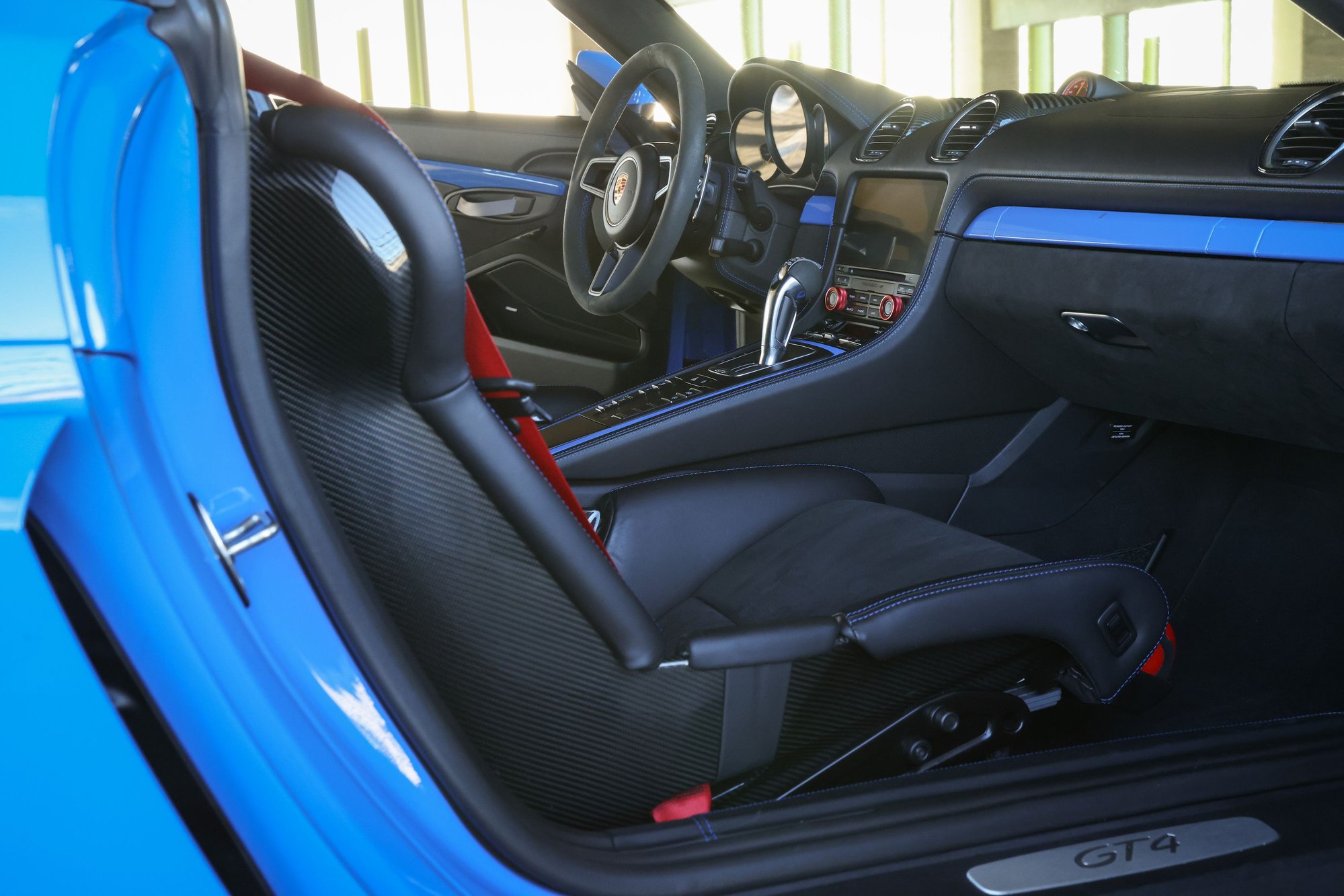 2022 Porsche 718 - 2022 Porsche 718 Cayman GT4 - Used - VIN WP0AC2A87NS275243 - 13,050 Miles - 6 cyl - 2WD - Automatic - Coupe - Blue - Ventura, CA 93003, United States