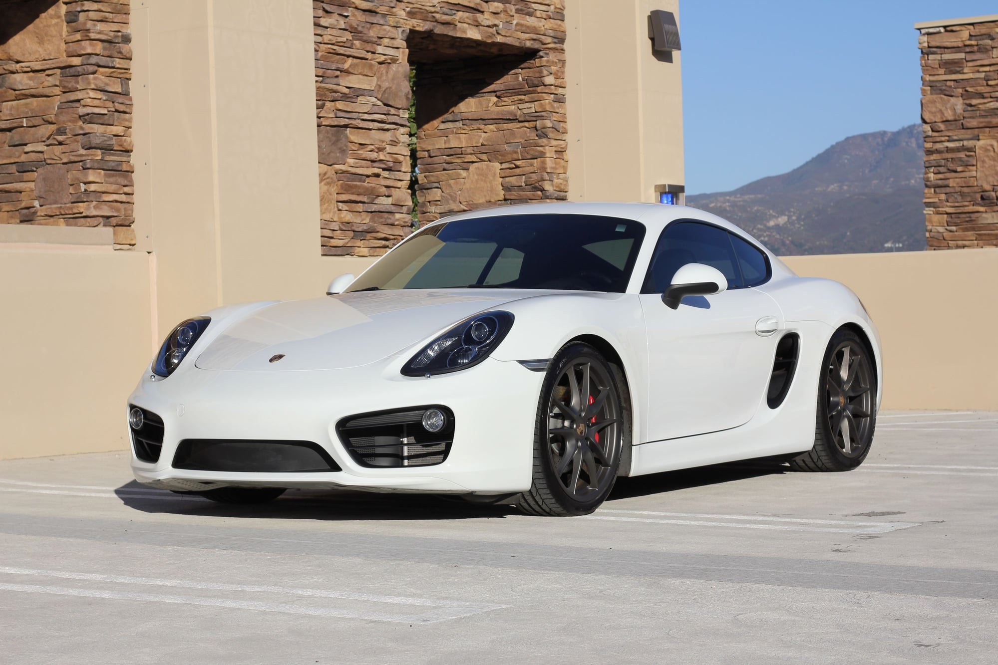 2014 Porsche Cayman - 2014 Cayman S ....Minty white on black with X73 and much more - Used - VIN WPOAB2A81EK192443 - 6 cyl - 2WD - Automatic - Coupe - White - Temecula, CA 92592, United States