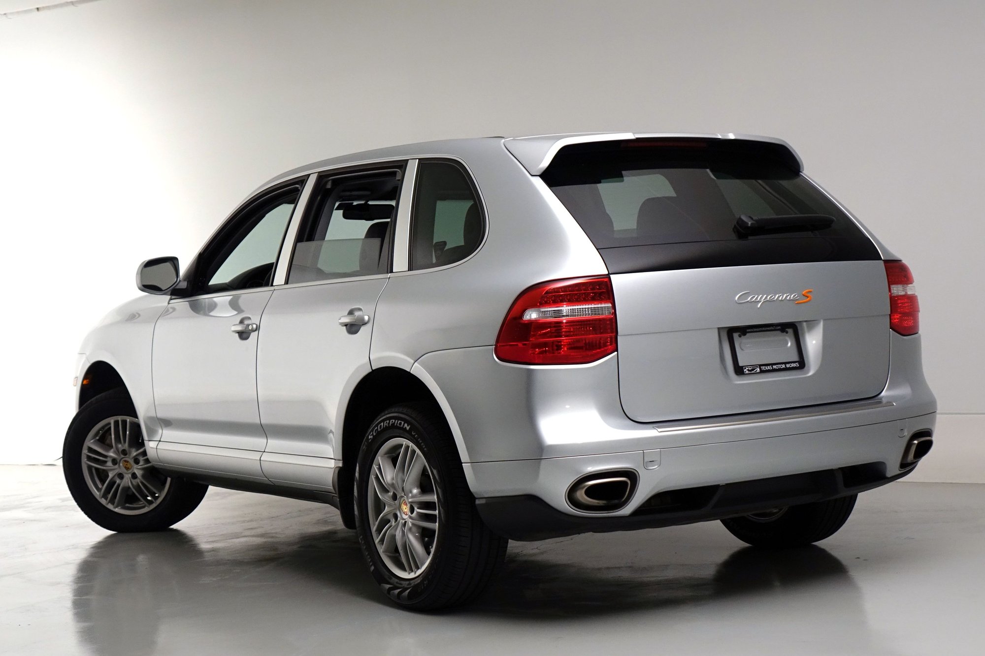 2008 Porsche Cayenne - 2008 Cayenne S - 78k miles - 4.8 liter V8 - 385 hp - very clean - Texas - Used - VIN WP1AB29P38LA40592 - 78,300 Miles - 8 cyl - AWD - Automatic - SUV - Silver - Dallas, TX 75229, United States