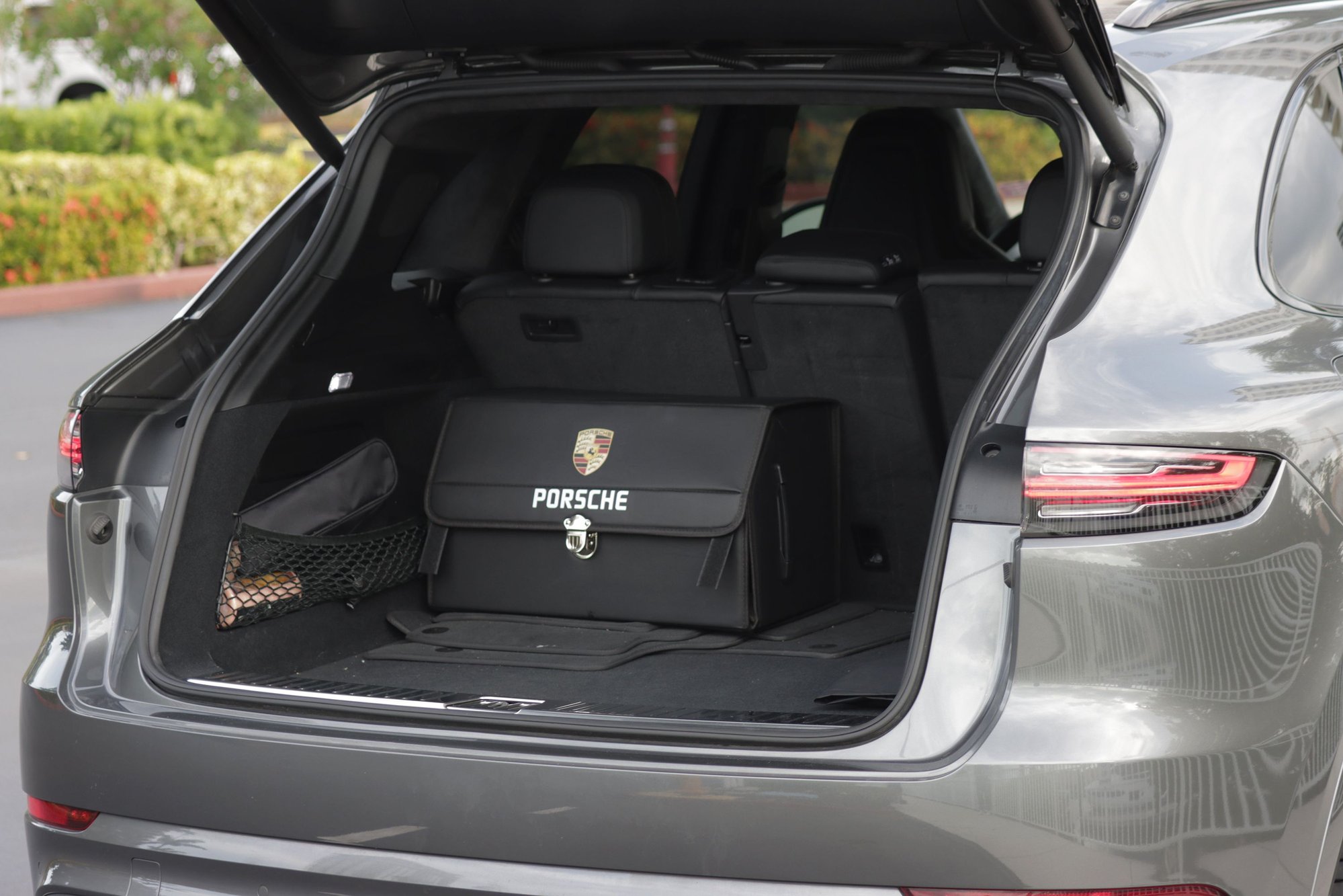 2019 Porsche Cayenne - 2019 Porsche Cayenne Turbo w/ 25K miles - Used - VIN WP1AF2AY4KDA81288 - 25,389 Miles - 8 cyl - AWD - Automatic - SUV - Gray - Aventura, FL 33180, United States