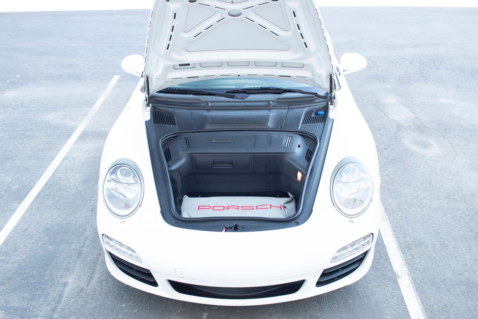 2011 Porsche 911 - 2011 White Porsche Carrera Coupe PDK - Used - VIN WP0AA2A95BS706124 - 61,090 Miles - 6 cyl - 2WD - Automatic - White - Corona, CA 92880, United States