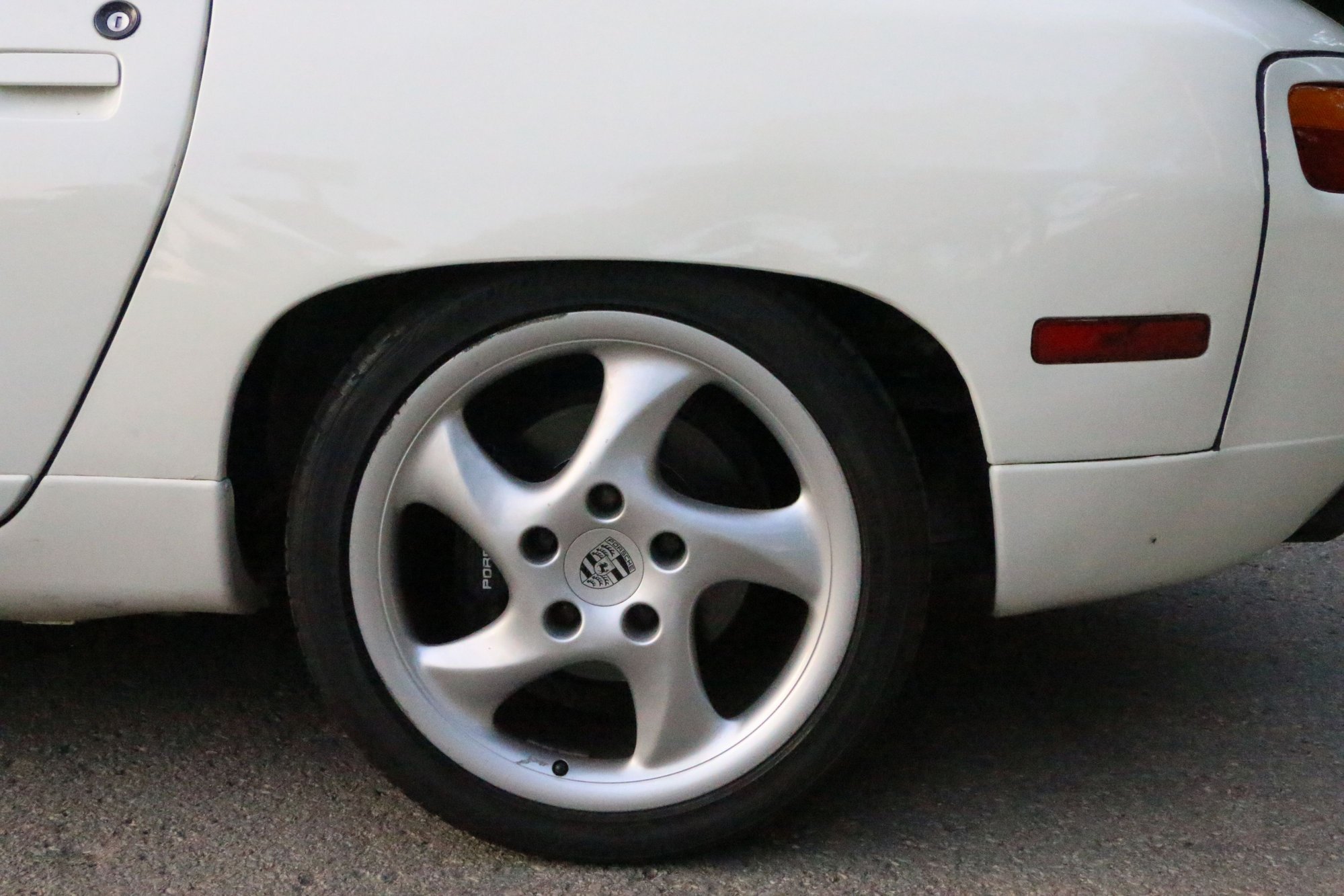 1990 Porsche 928 - Porsche 928 S4 1990 Manual! Low miles!! Excellent Driver!!! - Used - VIN WP0JB2924LS860376 - 72,625 Miles - 8 cyl - 2WD - Manual - Coupe - White - Madison, WI 53715, United States