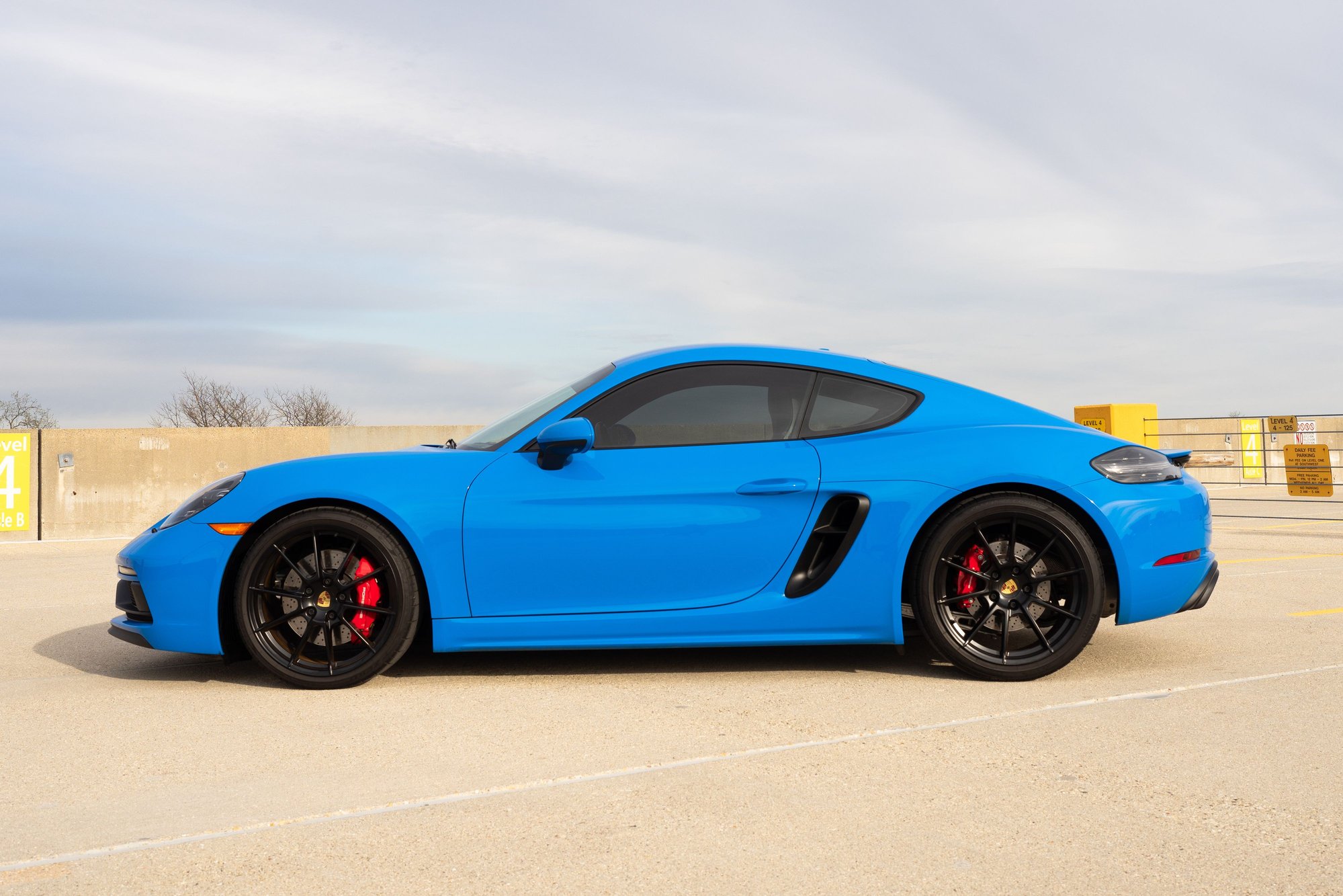 2022 Porsche 718 - 2022 Porsche 718 Cayman GTS 4.0 PDK — Shark Blue — 15k Miles — Extra Wheels - Used - VIN WP0AD2A82NS268262 - 15,270 Miles - 6 cyl - 2WD - Automatic - Coupe - Blue - Arlington Heights, IL 60004, United States