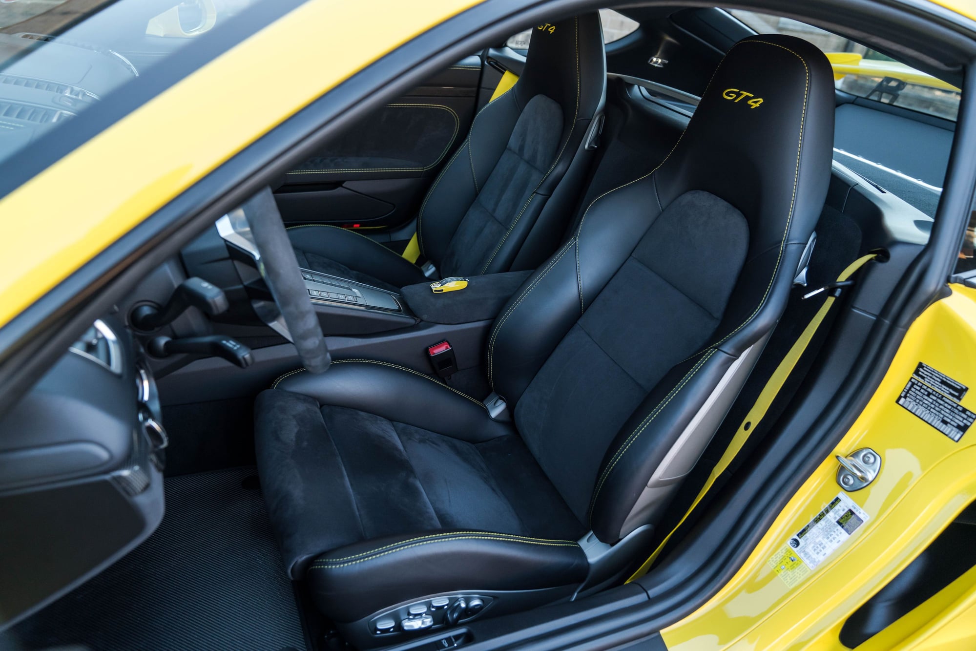 2016 Porsche Cayman GT4 - Highly optioned GT4 for sale - Used - VIN WP0AC2A8XGK191971 - 3,465 Miles - 6 cyl - 2WD - Manual - Coupe - Yellow - Wyckoff, NJ 07481, United States