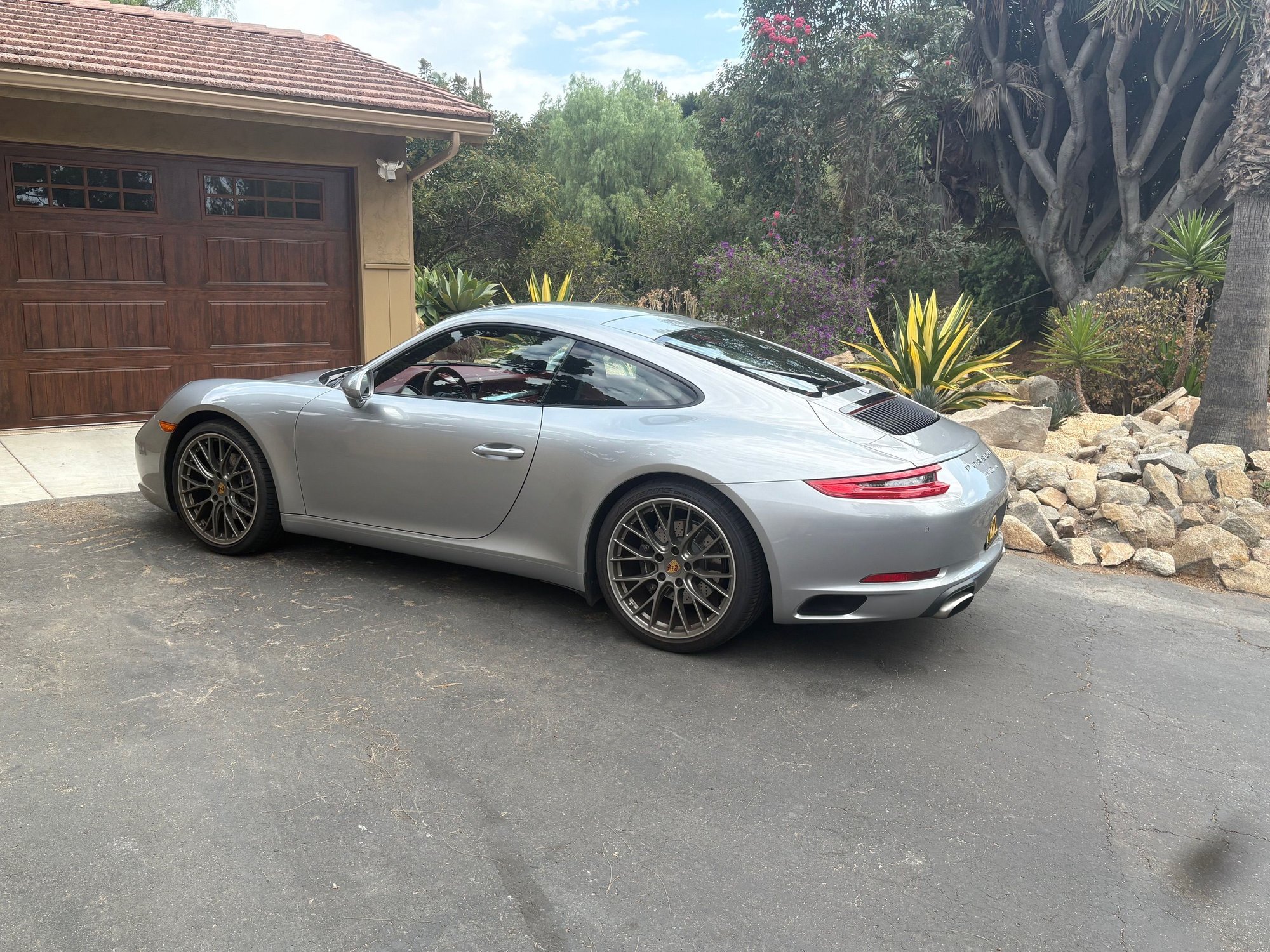 2017 Porsche 911 - 2017 991.2 Carrera Coupe - Silver W/ Red Interior - PDK - 23,XXX Miles - Many Options - Used - VIN Highly Optioned - 6 cyl - 2WD - Automatic - Coupe - Silver - San Diego, CA 92126, United States