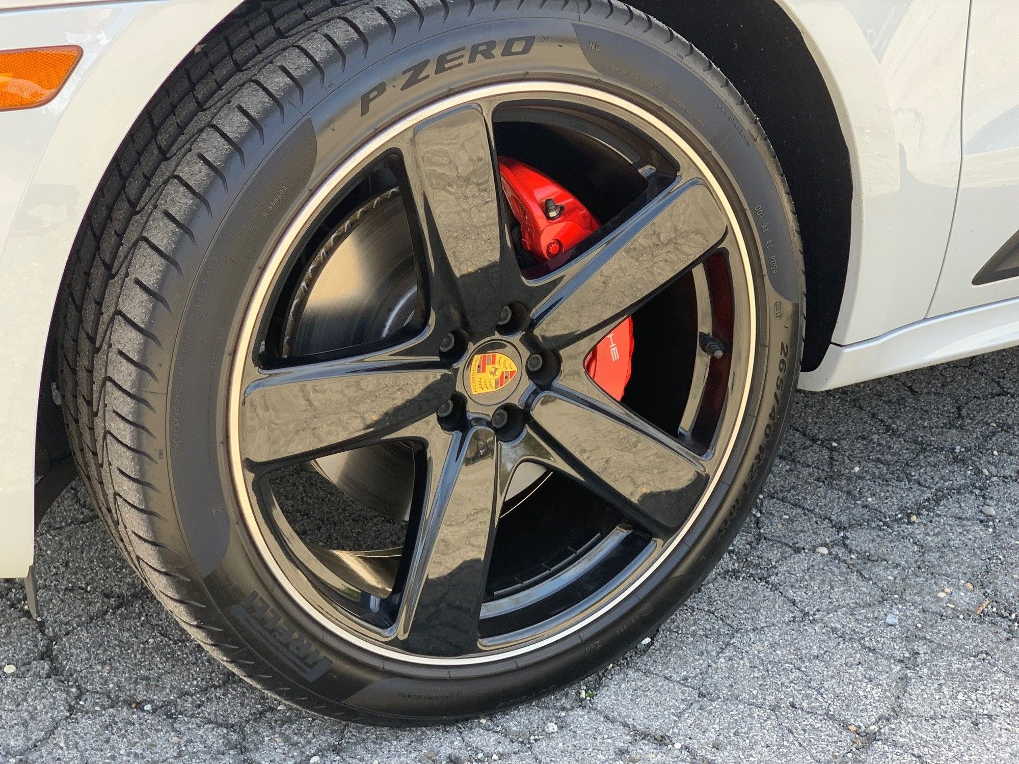 2018 Porsche Macan - 2018 Porsche Macan GTS, 20k Miles, High MSRP ($91k), 1 owner, under factory warraty - Used - VIN WP1AG2A56JLB62512 - 20,000 Miles - 6 cyl - AWD - Automatic - SUV - White - Huntington, NY 11743, United States