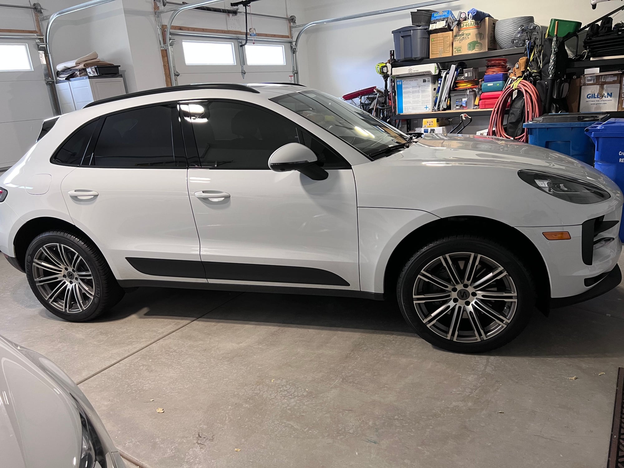 2021 Porsche Macan - Selling 2021 Macan S white w black interior - Used - VIN WP1AB2A56MLB35782 - 5,100 Miles - AWD - Automatic - SUV - White - Crown Point, IN 46307, United States