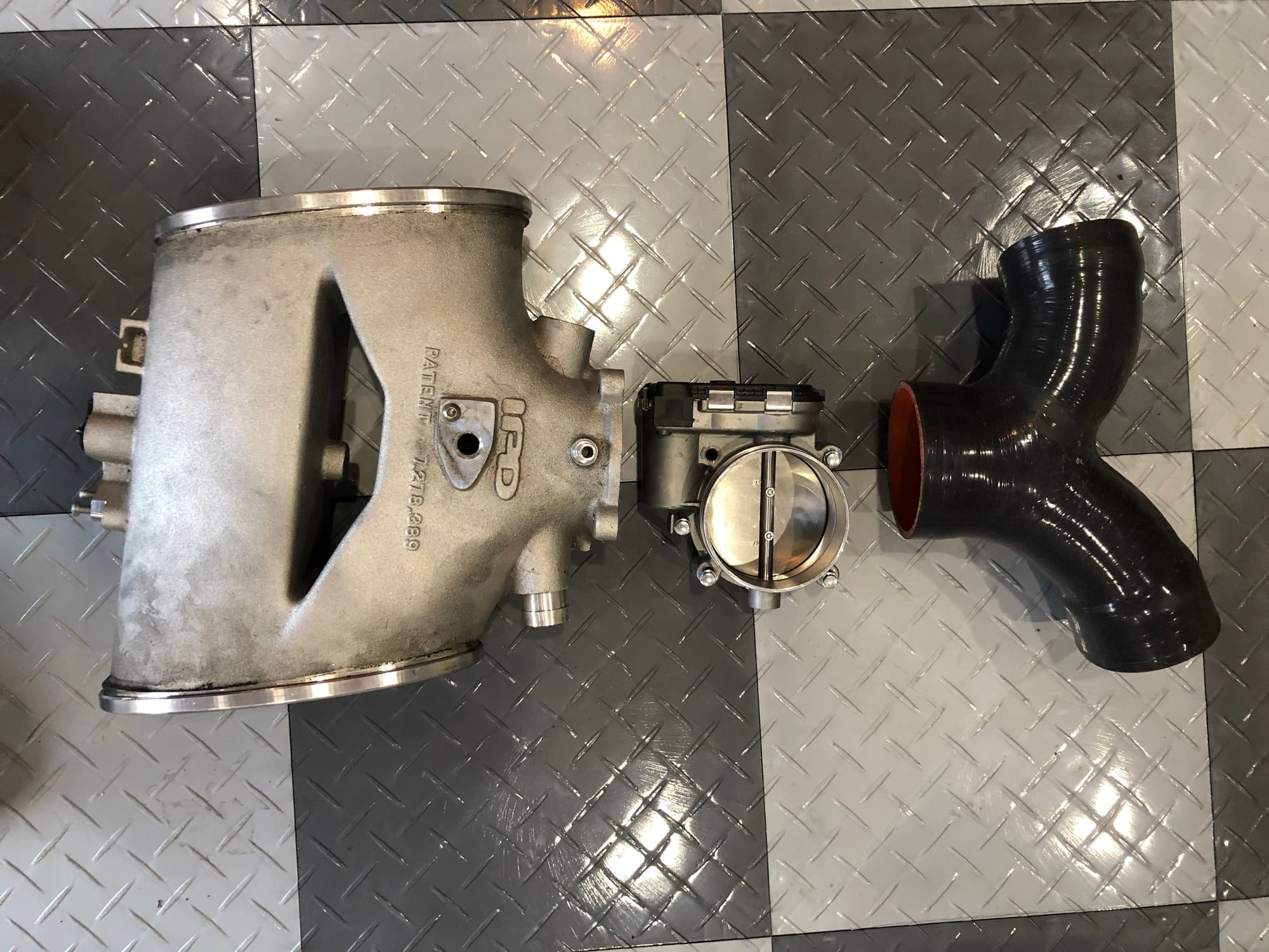 Engine - Intake/Fuel - GT4 IPD Plenum / Throttle body - Used - 2016 Porsche Cayman GT4 - Indialantic, FL 32903, United States