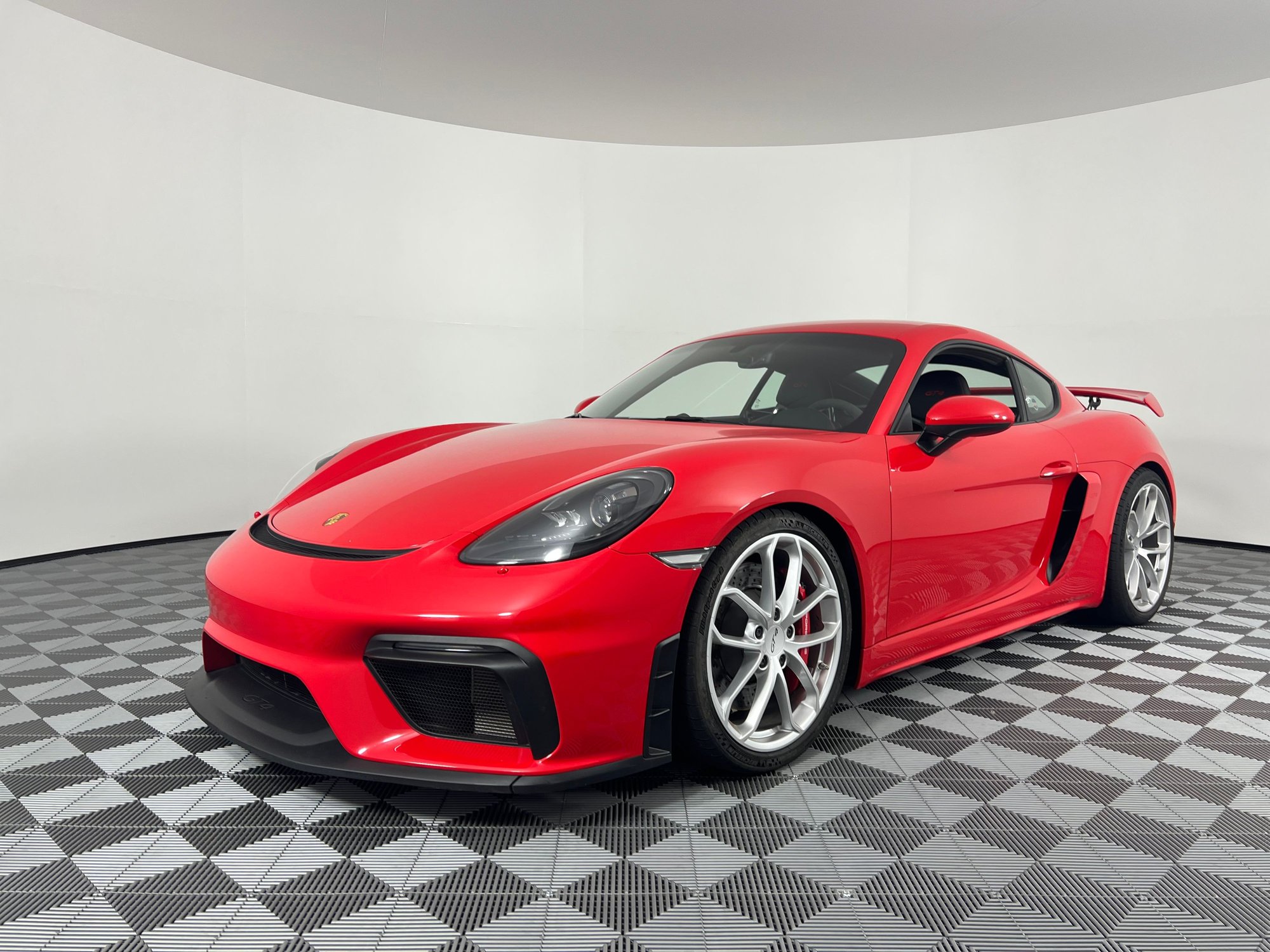 2022 Porsche 718 - 2022 718 GT4 - Guards, Black/Red interior, 6MT, LWB, 2,761 miles, track prepped, (CA) - Used - VIN WPOAC2A8XNS275401 - 2,761 Miles - 6 cyl - 2WD - Manual - Coupe - Red - Rancho Santa Fe, CA 92067, United States