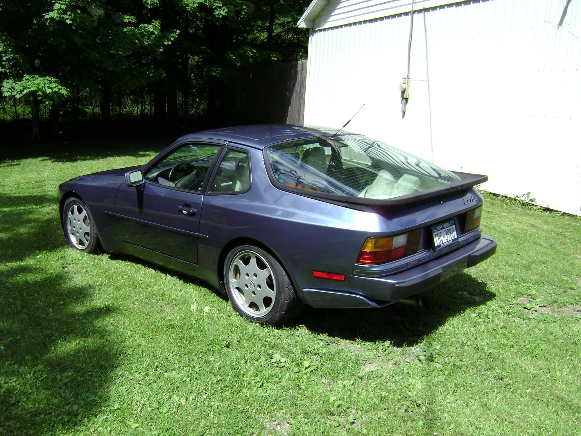 1989 Porsche 944 Turbo. M030 package in Baltic Blue with