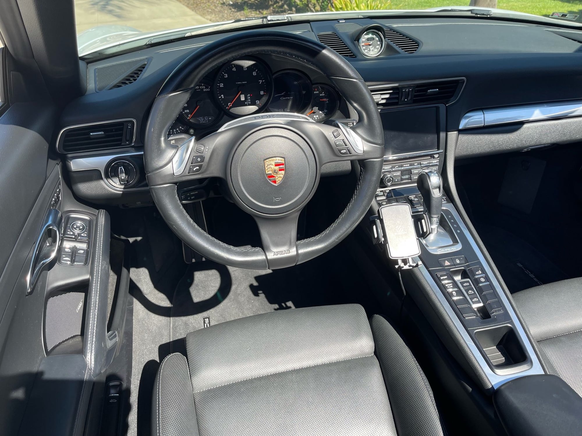2015 Porsche 911 - 2015 Porsche 911 Carrera Cabriolet - Used - VIN WP0CA2A94FS141198 - 43,000 Miles - 6 cyl - 2WD - Automatic - Convertible - White - Anaheim, CA 92808, United States