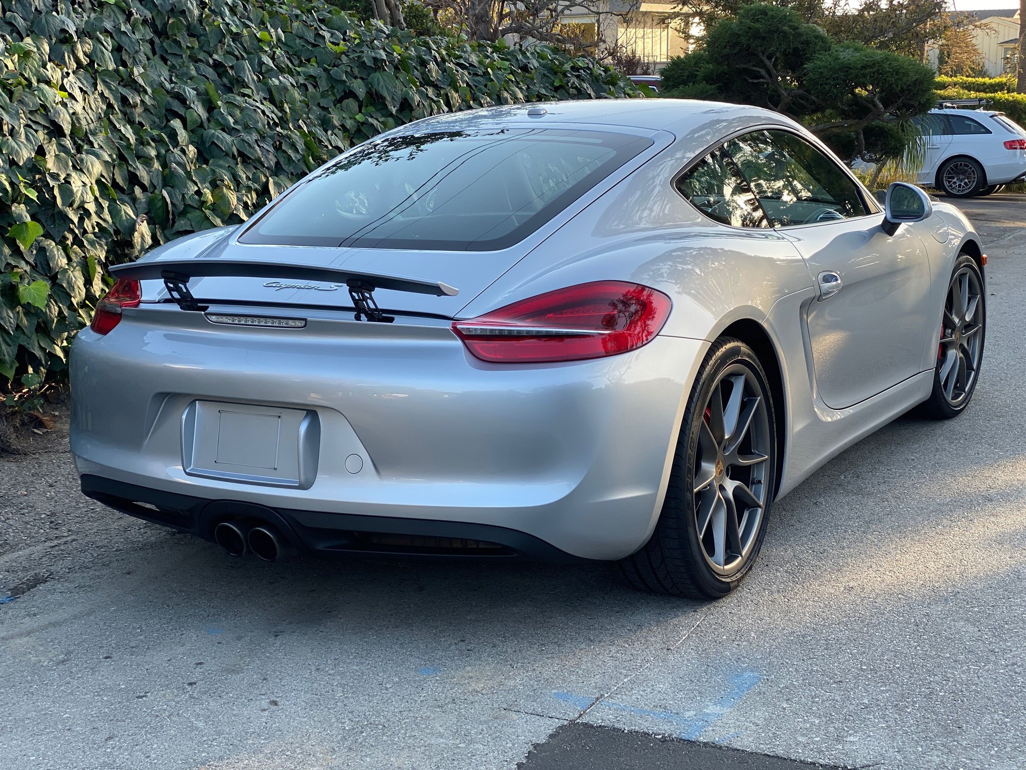 2014 Porsche Cayman - 2014 Cayman S PDK - Used - VIN WP0AB2A89EK192271 - 31,000 Miles - 6 cyl - 2WD - Automatic - Coupe - Silver - Laguna Beach, CA 92651, United States