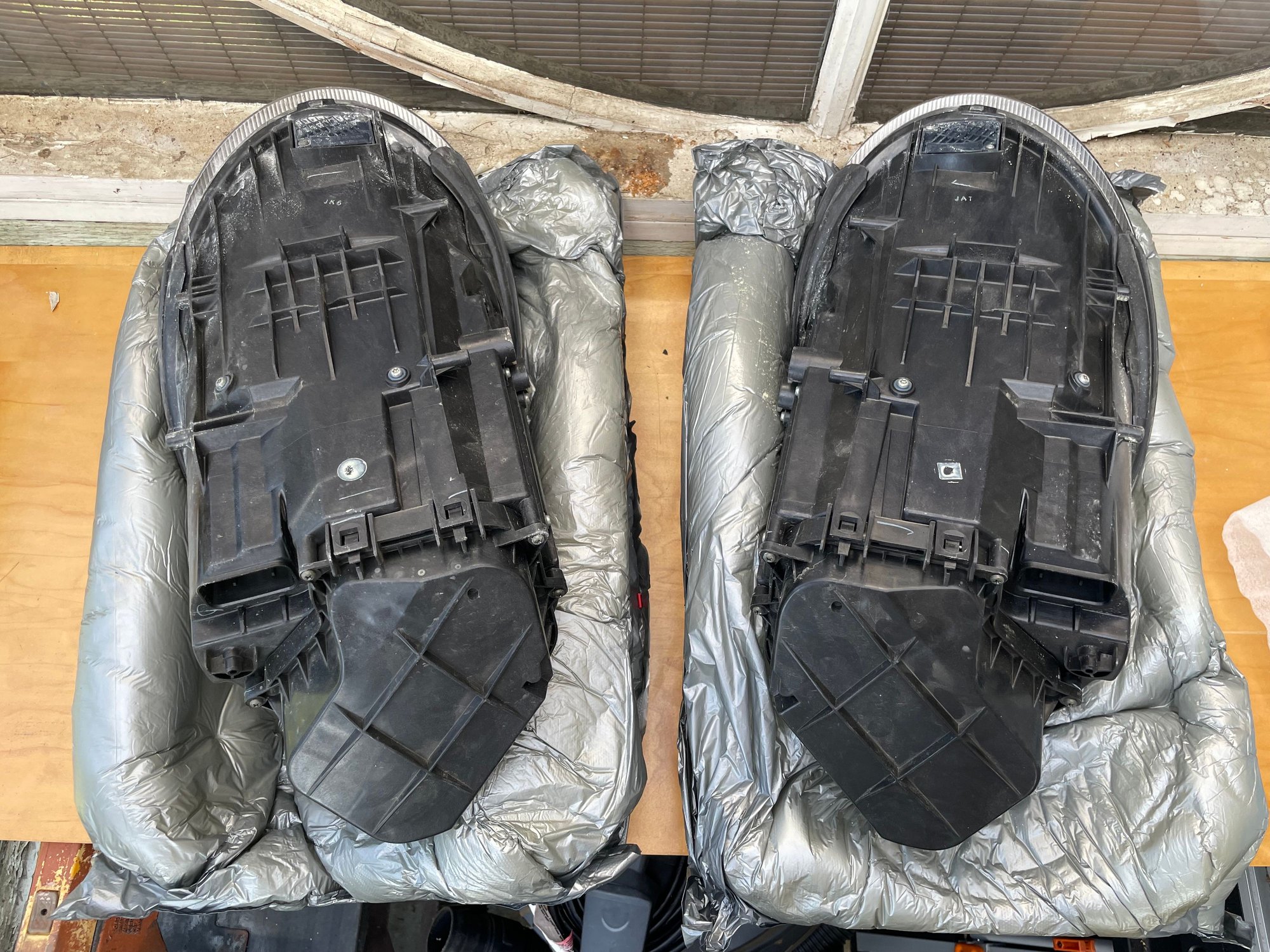 Lights - 997.1 OEM Xenon Headlights full set - Used - 2005 to 2012 Porsche 911 - San Marino, CA 91108, United States
