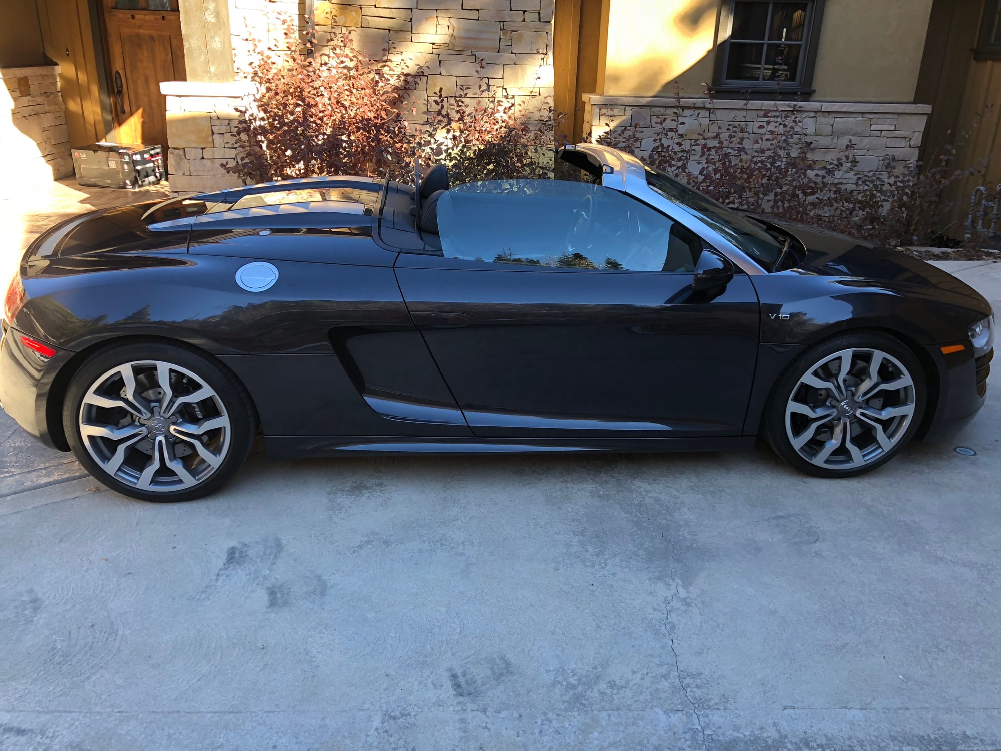 2012 Audi R8 - 2012 R8 Spyder V10 R-Tronic Lava Grey/Black/Carbon/Black - Used - VIN WUAVNAFG3CN001350 - 2,500 Miles - 10 cyl - AWD - Automatic - Convertible - Gray - Park City, UT 84098, United States