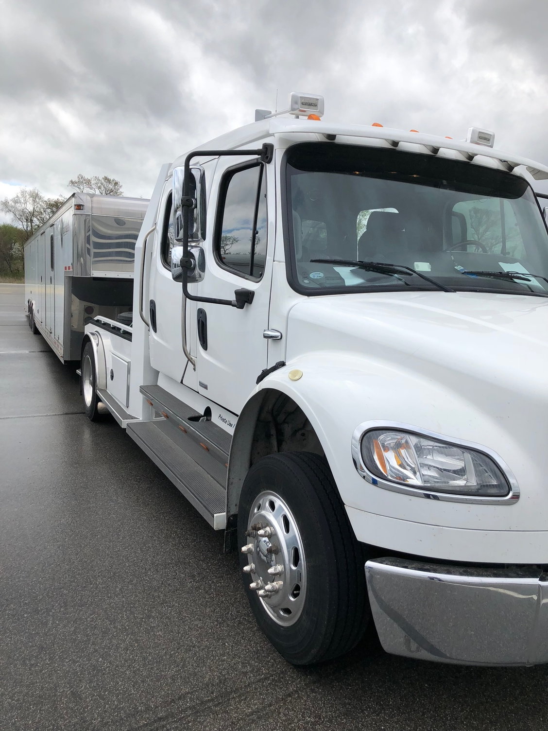 2007 Porsche 911 - 2007 Freightliner Sports Chasis M2 (Toy Hauler) - Used - VIN 1FVACVDC87HY20971 - 4WD - Automatic - Truck - White - Louisville, KY 40210, United States