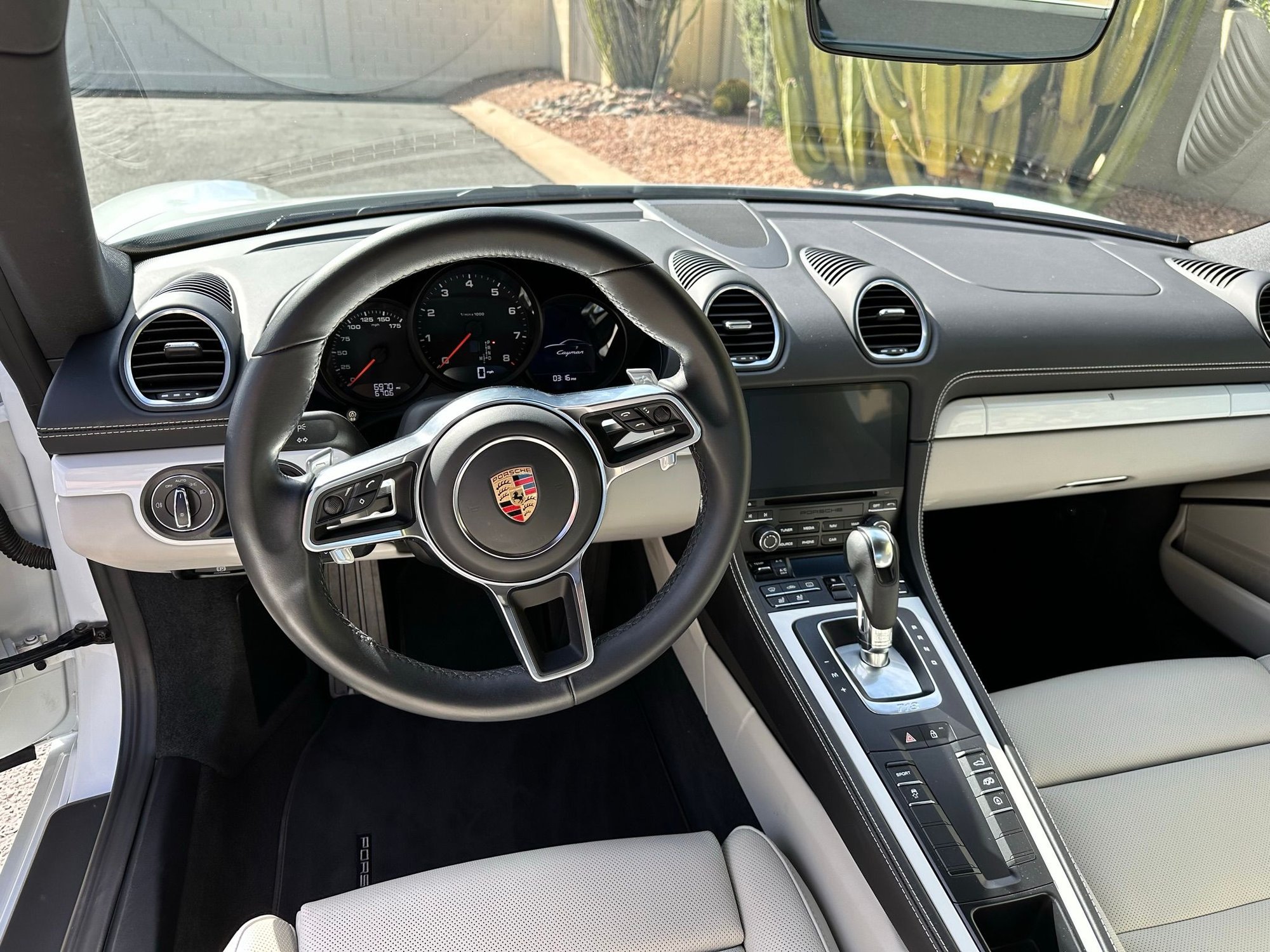 2019 Porsche 718 Cayman - 2019 718 Cayman 7K Miles, Awesome spec including black/chalk FULL leather int - Used - VIN WP0AA2A82KS260781 - 7,008 Miles - 4 cyl - 2WD - Automatic - Coupe - White - Scottsdale, AZ 85251, United States