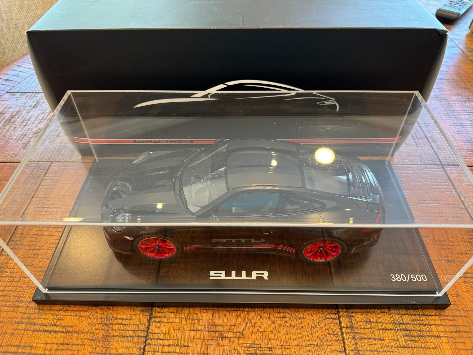 Accessories - Spark Porsche 911R 1/18 model with display case - as new - New - All Years  All Models - Gainesville, GA 30506, United States