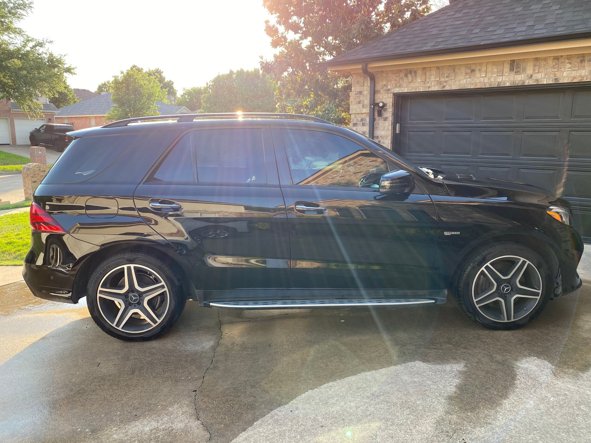 2018 Mercedes-Benz GLE43 AMG - Mercedes-Benz GLE 43 AMG - Used - VIN 4JGDA6EB9JB033947 - 44,500 Miles - 6 cyl - AWD - Automatic - SUV - Black - Mansfield, TX 76063, United States