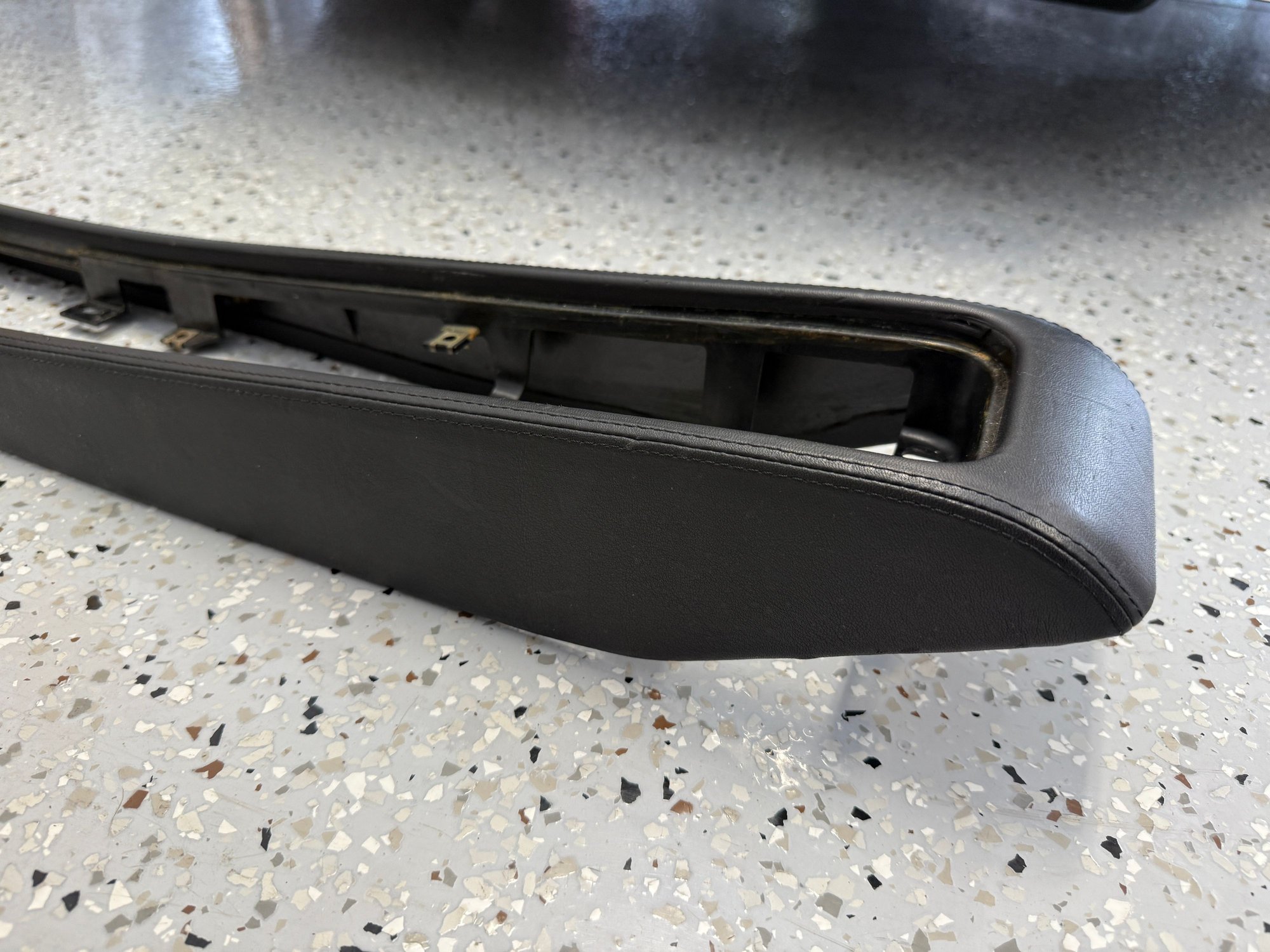 Interior/Upholstery - Porsche 993 leather center console + shift knob - Used - 1995 to 1998 Porsche 911 - Los Altos, CA 94024, United States