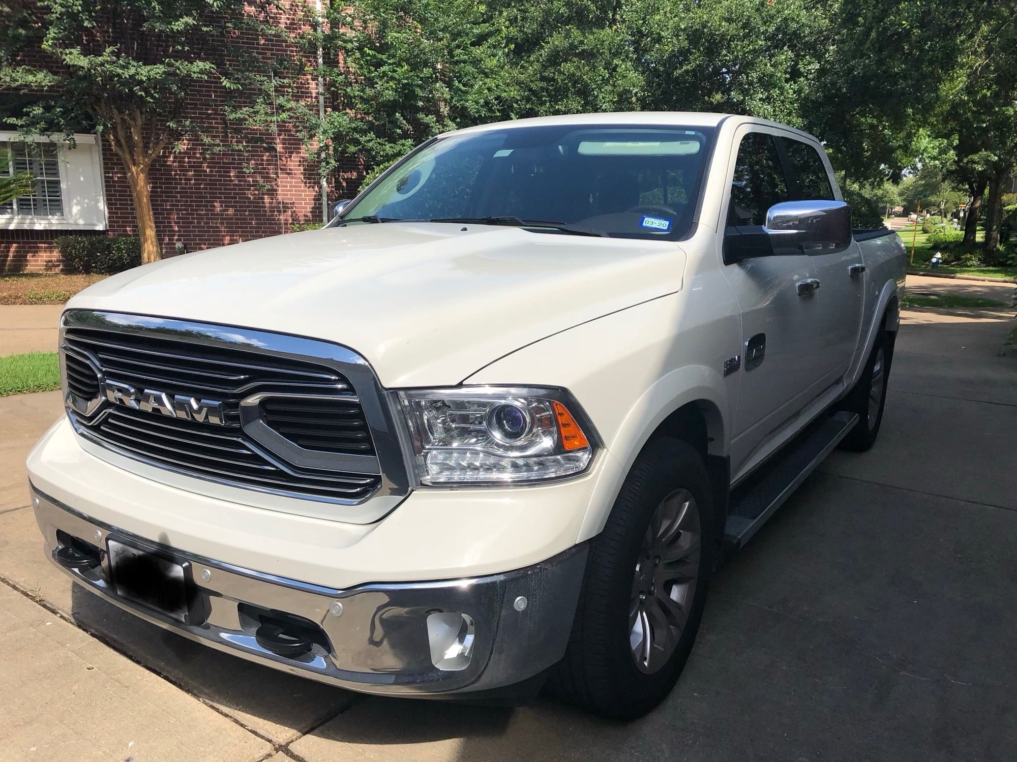 2017 Ram 1500 - 2017 Ram 1500 Longhorn 4x4, 28k miles - Used - VIN 1C6RR7PTXHS750888 - 28,000 Miles - 8 cyl - 4WD - Automatic - Truck - White - Houston, TX 77094, United States