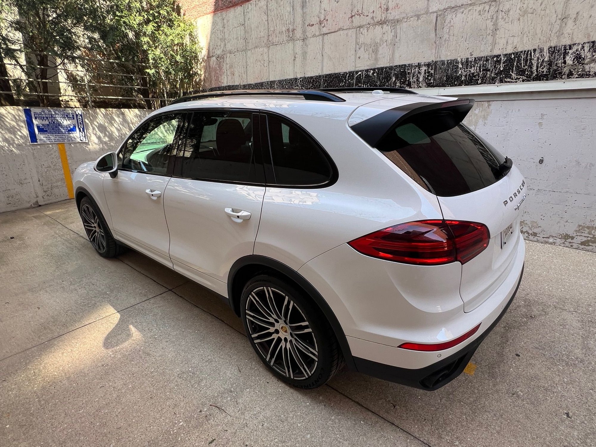 2017 Porsche Cayenne - WTS 2017 Porsche Cayenne Turbo, White/Garnett Red, 69.7k miles - Used - Chicago, IL 60610, United States