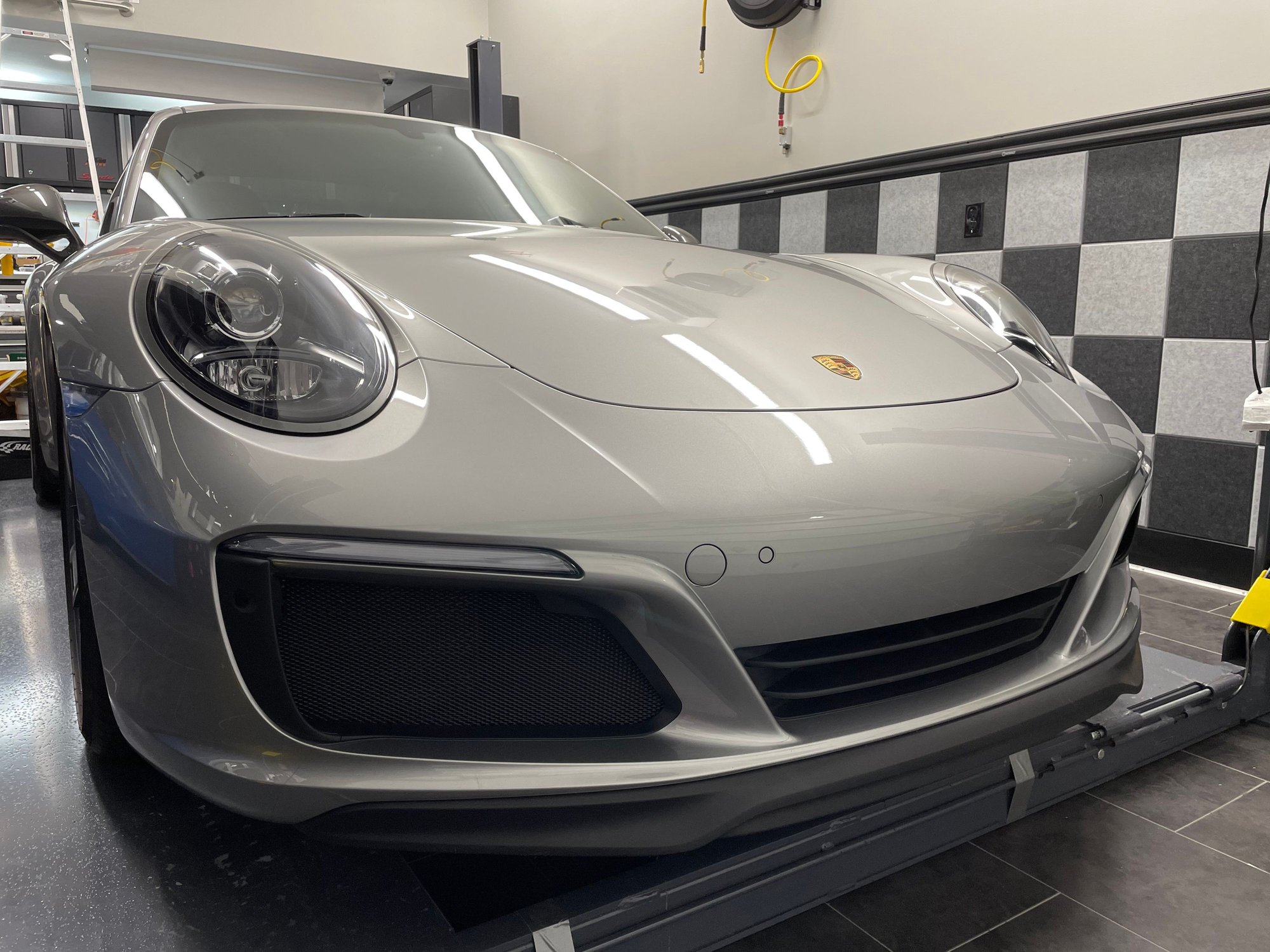 2018 Porsche 911 - 2018 911 Carrera T for sale - Used - VIN WP0AA2A9XJS106360 - 5,900 Miles - 6 cyl - 2WD - Manual - Coupe - Silver - Harrisonburg, VA 22801, United States