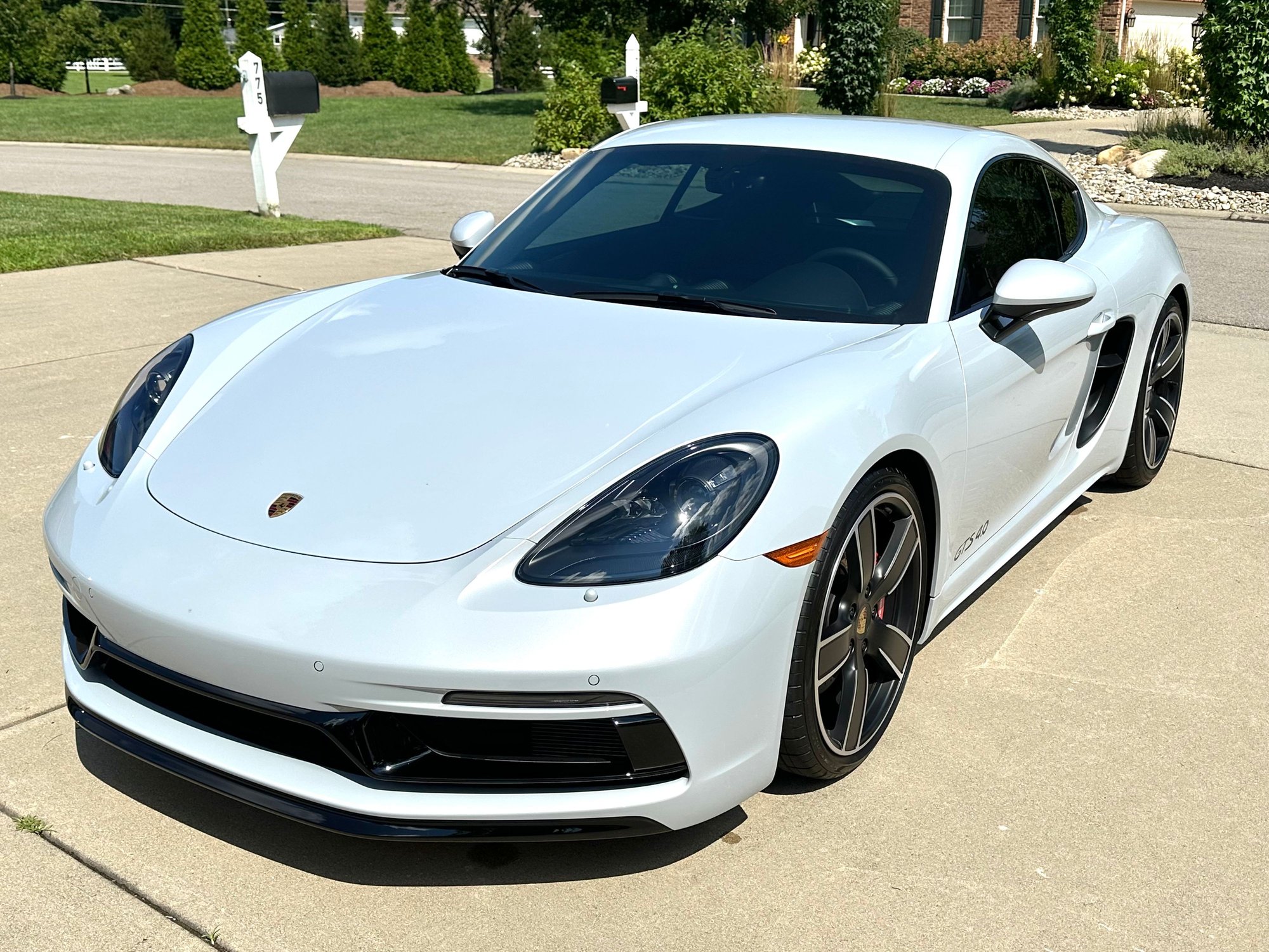 2025 Porsche 718 - 2025 Cayman GTS 4.0 Manual.  Like new.  Less than 500 miles.  Loaded.  Ice Grey/Red - Used - Cincinnati, OH 45140, United States