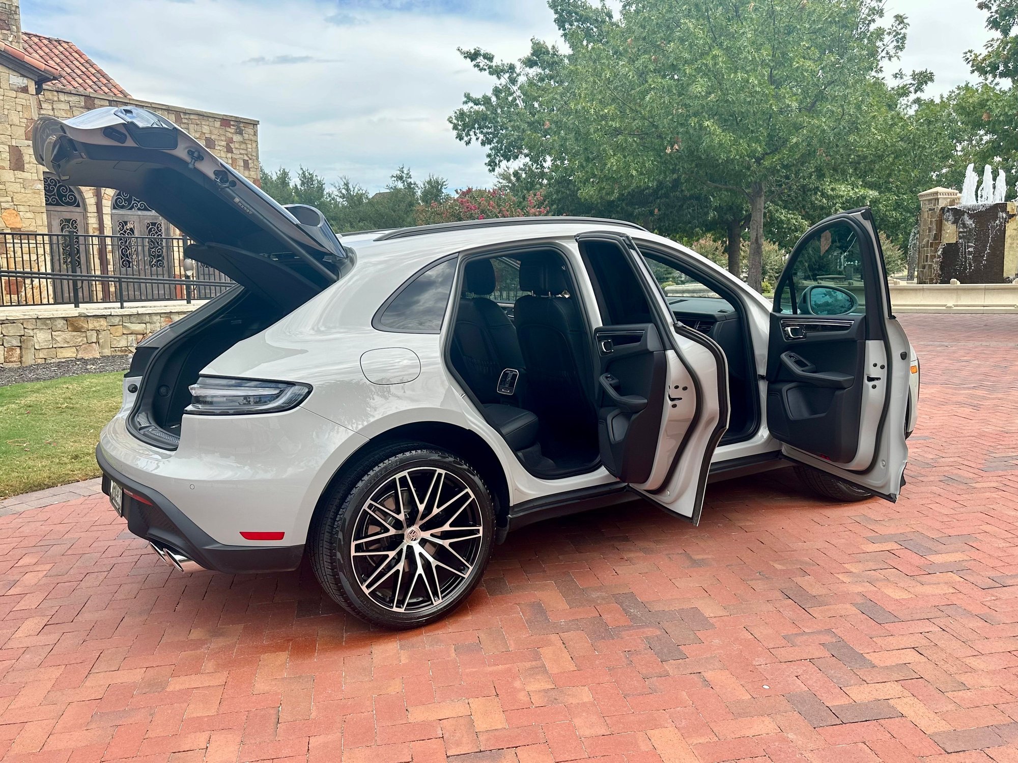 2023 Porsche Macan - 2023 custom spec macan - Used - VIN WP1AA2A53PLB16162 - 4,400 Miles - 4 cyl - AWD - Automatic - SUV - Other - Frisco, TX 75033, United States