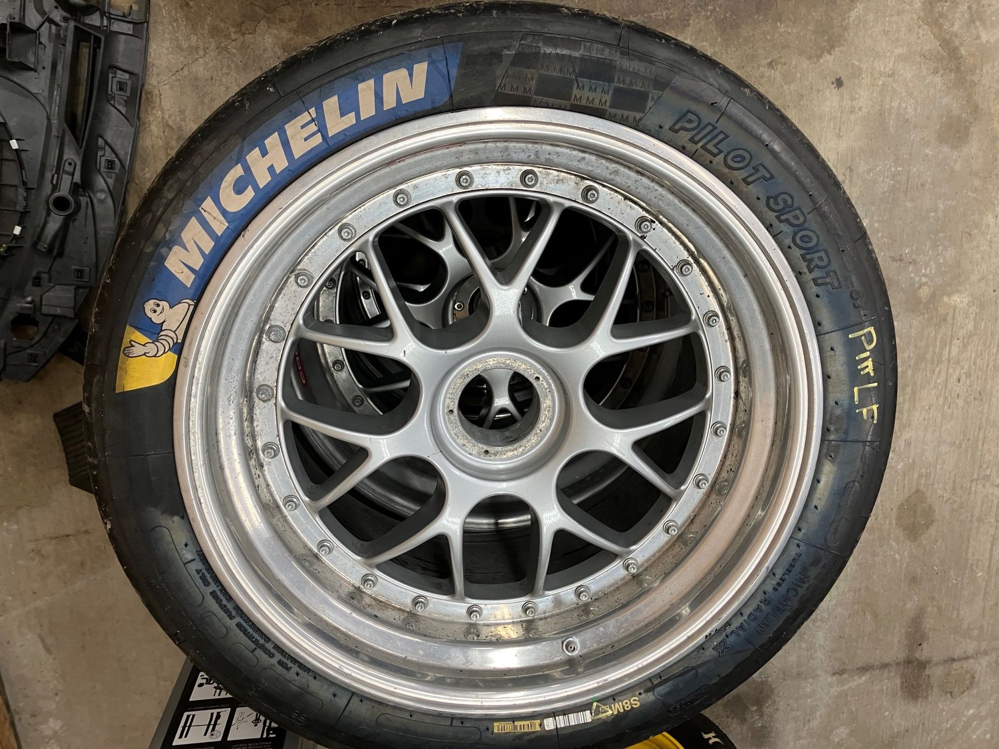 2010 Porsche GT3 - parting out gt3 race car. - Ellwood City, PA 16117, United States