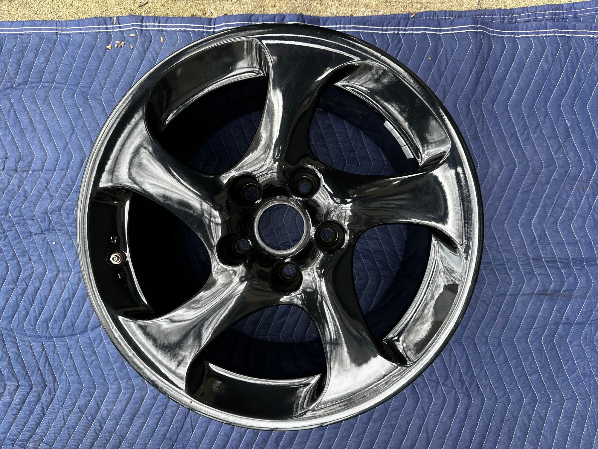 Wheels and Tires/Axles - 996 Turbo Hollow Spoke Wheel Set with OEM Center Caps & Black Lug Nuts - Used - 2001 to 2005 Porsche Carrera - Chicago, IL 60642, United States
