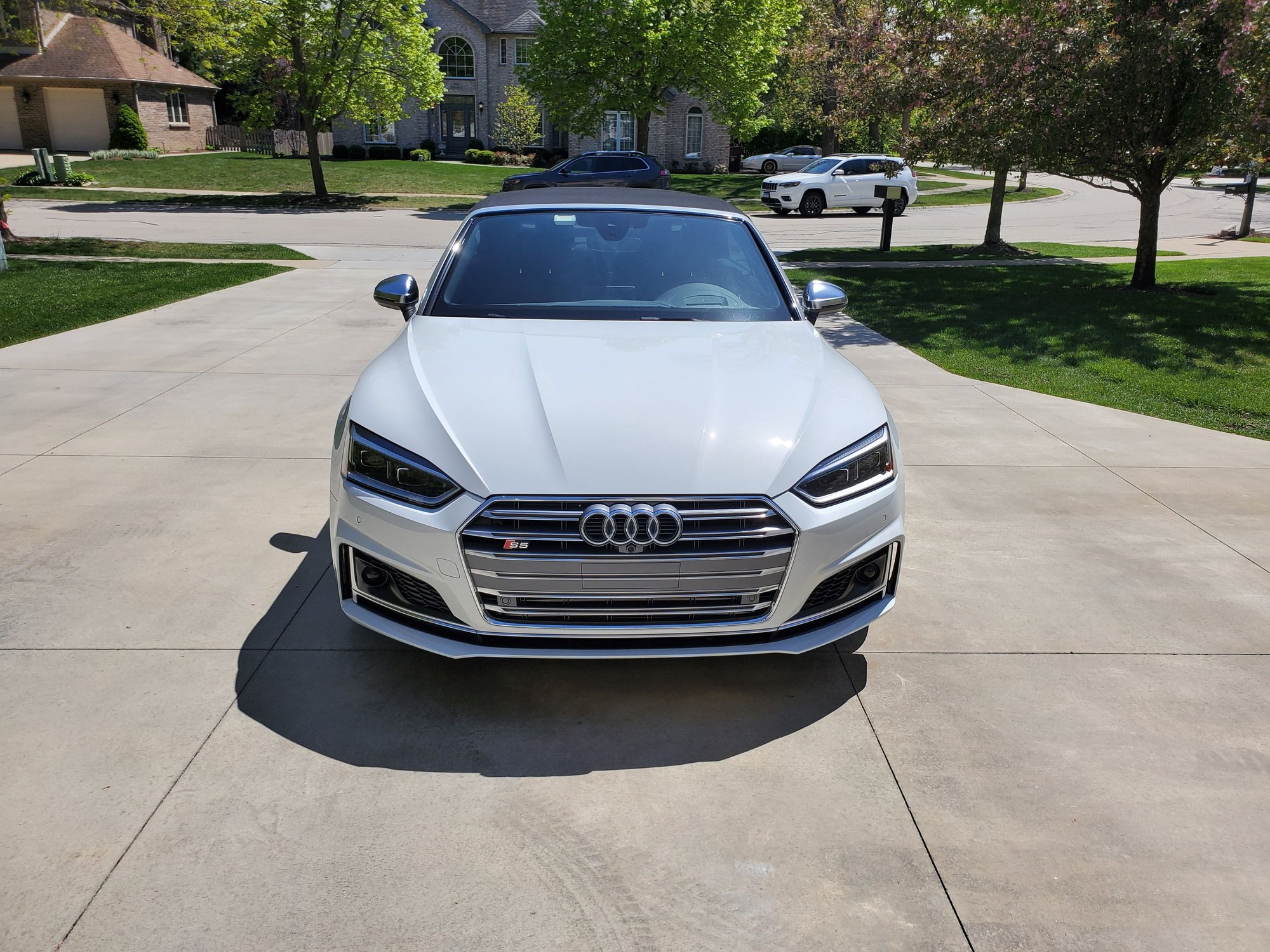 2018 Audi S5 - FS: 2018 Audi S5 Cabriolet - low miles (12.579) and loaded with options...... - Used - VIN WAU24GF56JN020120 - 12,579 Miles - 6 cyl - AWD - Automatic - Convertible - White - Gurnee, IL 60031, United States