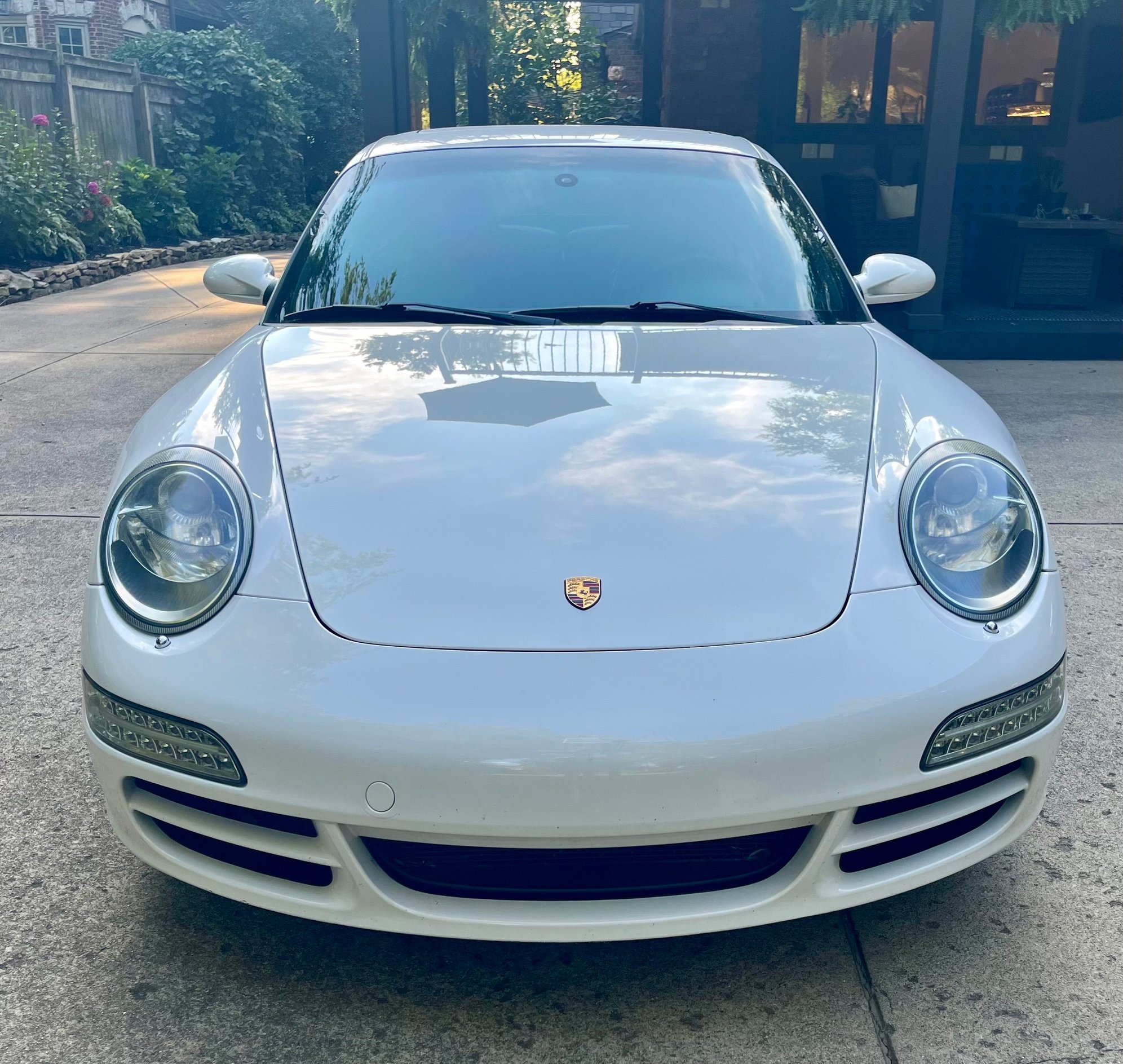 2006 Porsche 911 - VERY CLEAN 997.1 coupe, excellent mechanical and cosmetic condition, clean carfax - Used - VIN WP0AA29976S717250 - 110,151 Miles - 2WD - Automatic - Coupe - White - Indianapolis, IN 46220, United States