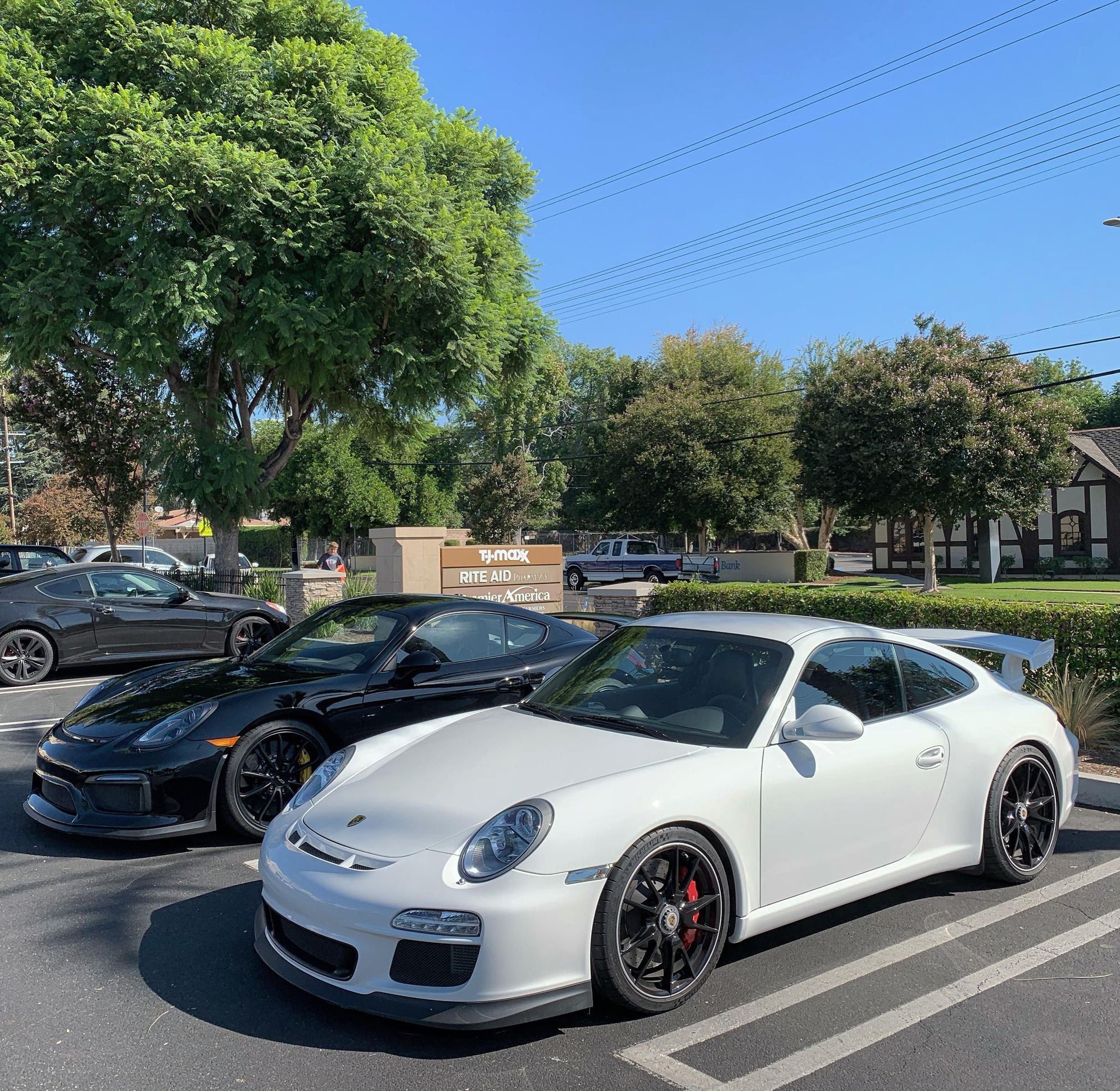 2011 Porsche 911 - FEELER: White 2011 Porsche 997.2 GT3 - Used - VIN WP0AC2A97BS783345 - 25,000 Miles - Manual - White - Northridge, CA 91324, United States