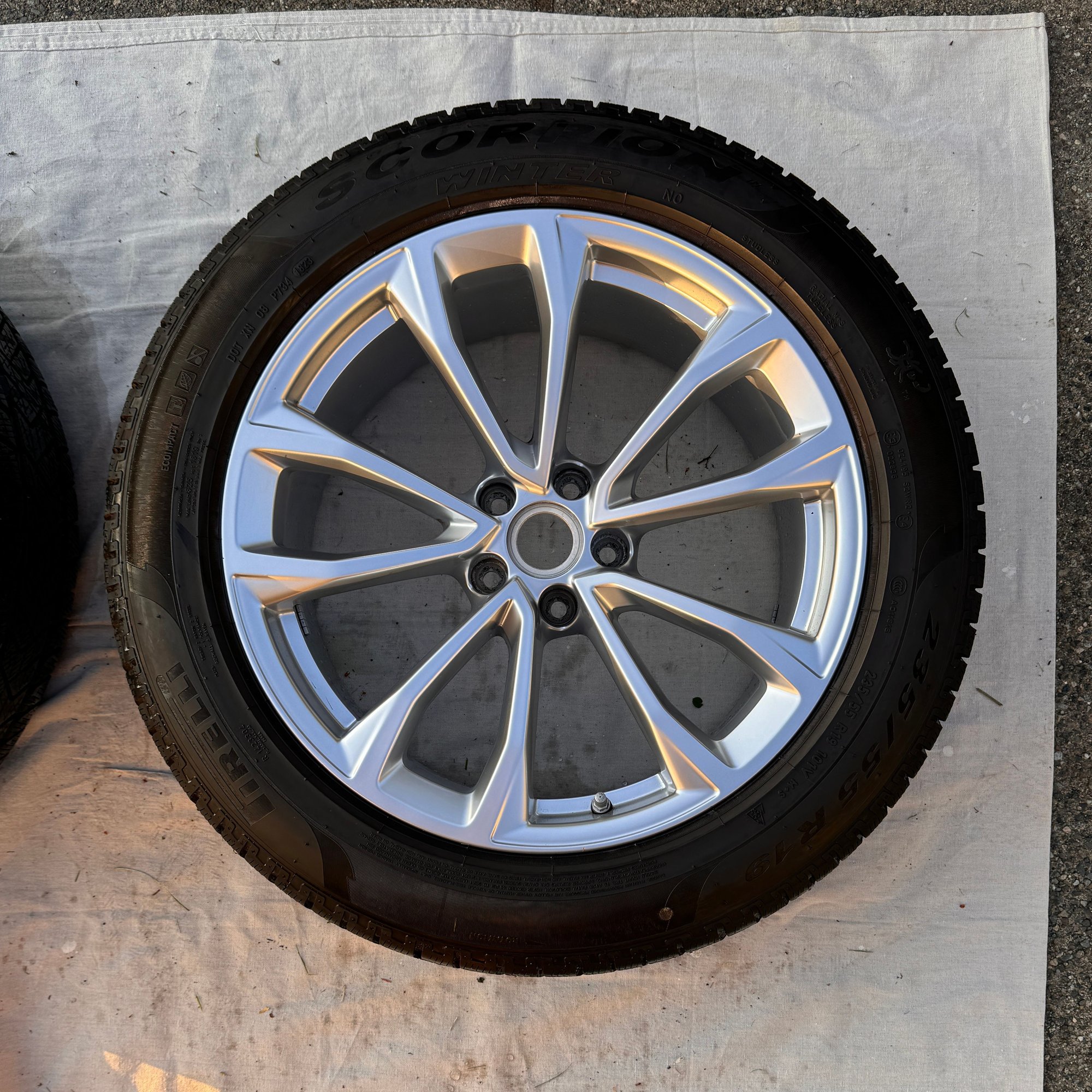 Wheels and Tires/Axles - Macan winter wheels and tires - Used - 2015 to 2024 Porsche Macan - Normandy Park, WA 98166, United States