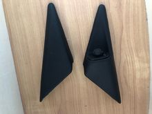 Triangle mirror trim