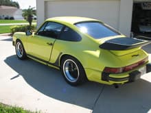 Porsche 1982 911SC yellow 006