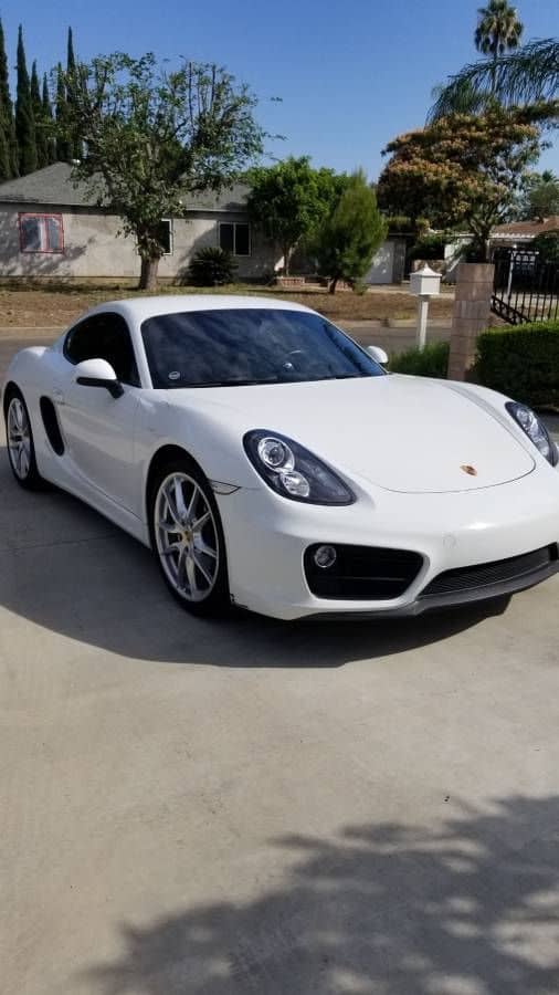 2015 Porsche Cayman - Beautiful 2015 White Porsche Cayman PDK - Used - VIN WP0AA2A89FK162319 - 38,500 Miles - 6 cyl - 2WD - Automatic - Coupe - White - North Hills, CA 91343, United States