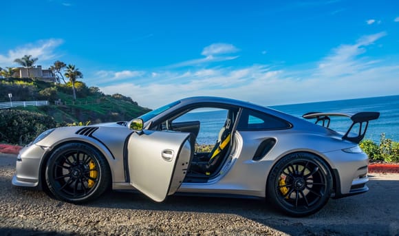 Frozen GT Silver with yellow accents.. need we say more?!