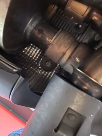 This is what it looks like connected, the clamping sleeve is barely holding on to the center exhaust.
