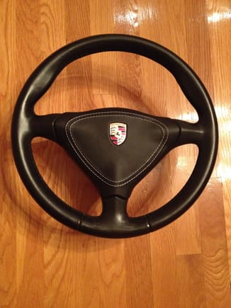 Leather airbag by Dallas Custom (stock 996 steering wheel)