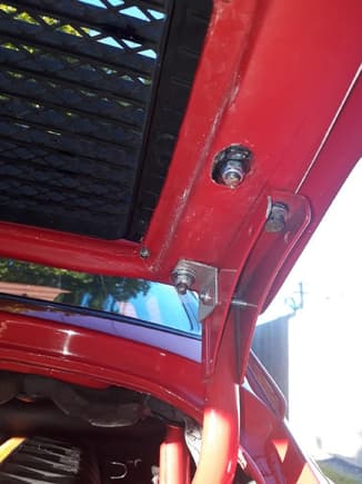 As you can see in these two photos they opted to put rivnuts straight into fibreglass rather than using proper mounting points via L bracket as I requested.