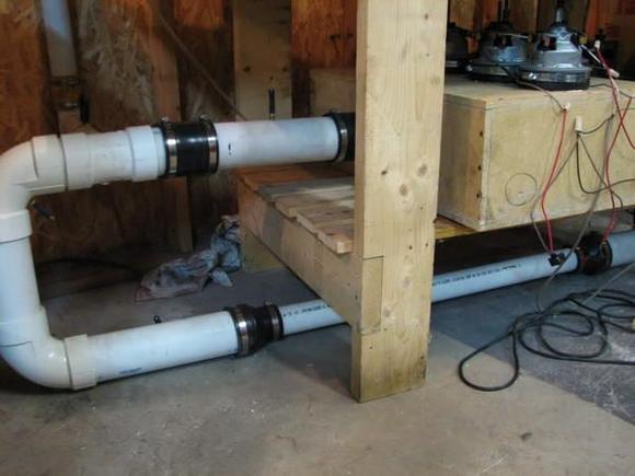 Vacuum box and velocity tap.