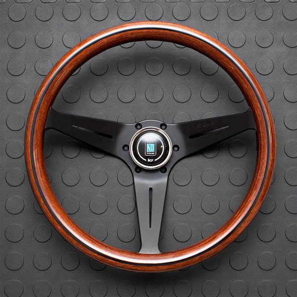NARDI Wood steering wheel - anyone? 
