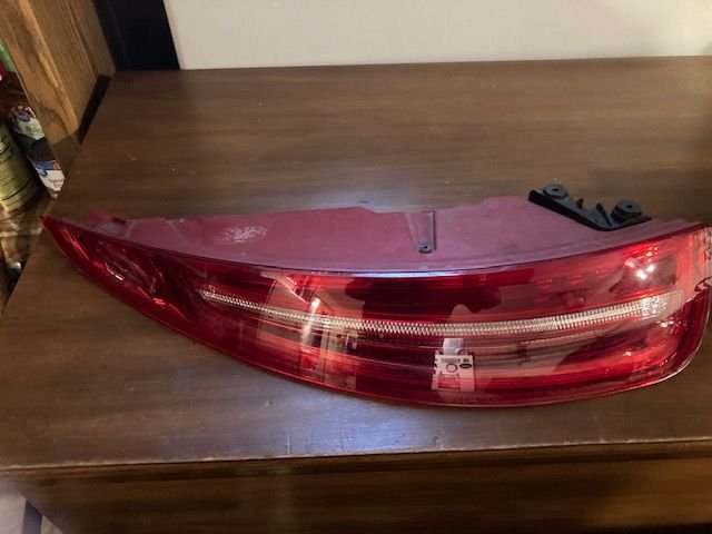 Lights - OEM 991.1 Red Tail Lights - Used - 2012 to 2015 Porsche 911 - Plainfield, IN 46168, United States