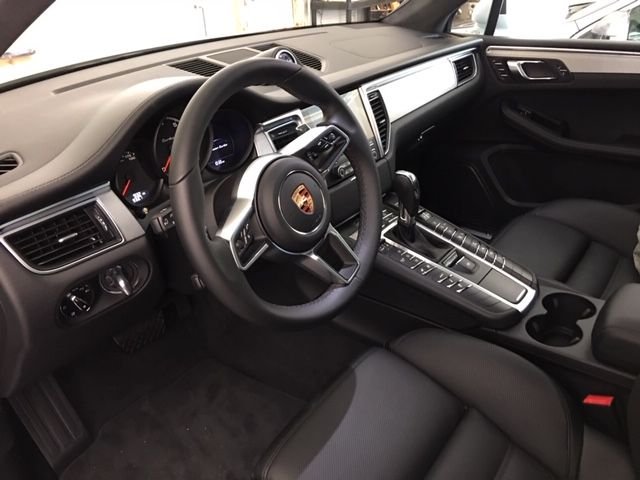 2018 Porsche Macan - 2018 Macan Turbo in Perfect Condition - Used - VIN WP1AF2A59JLB71286 - 1,287 Miles - 6 cyl - AWD - Automatic - SUV - White - Raleigh, NC 27601, United States
